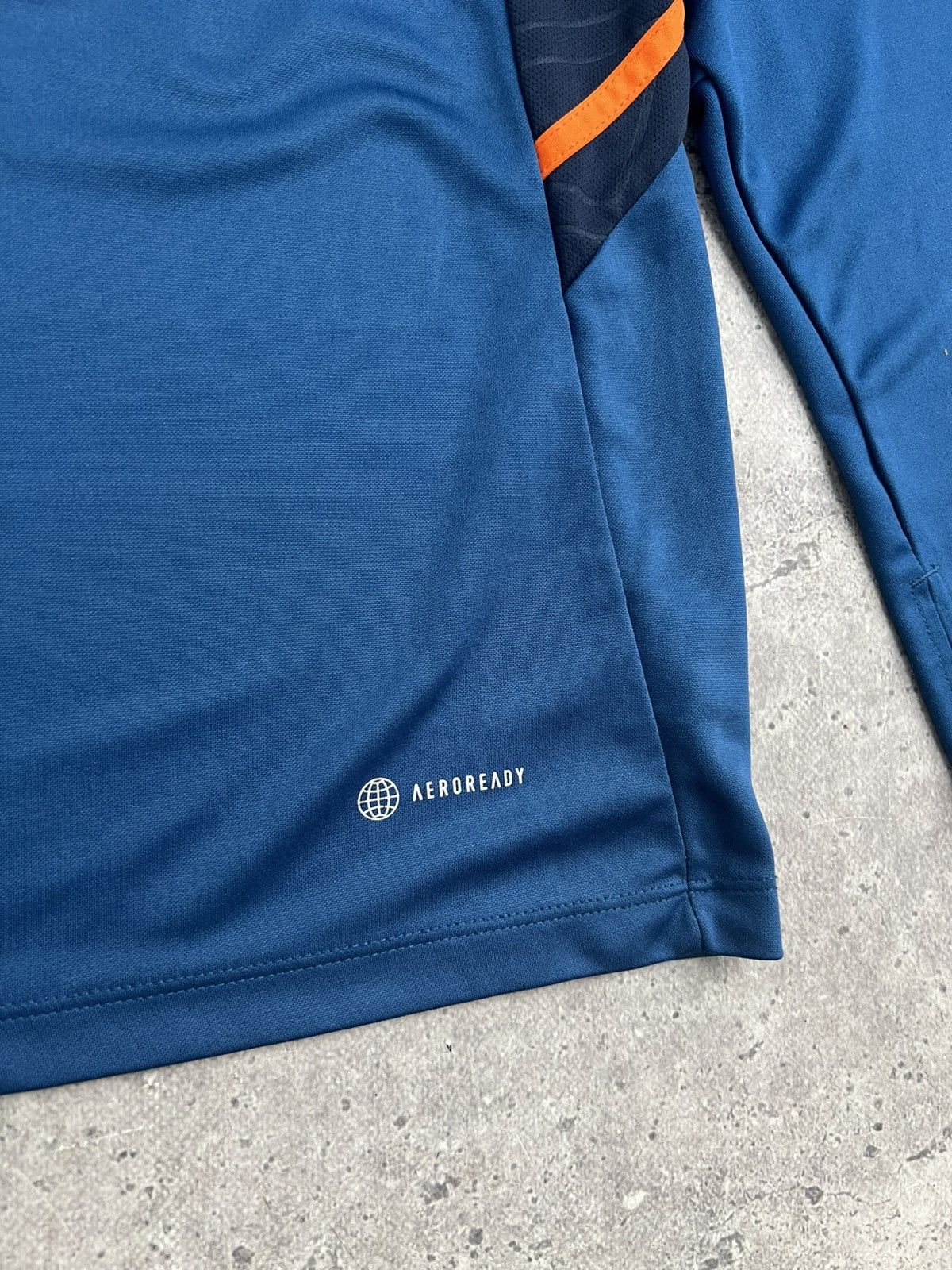 Adidas MANCHESTER UNITED 2023/2024 TRAINING TOP 1/4 ZIP ADIDAS Size US L / EU 52-54 / 3 - 7 Thumbnail