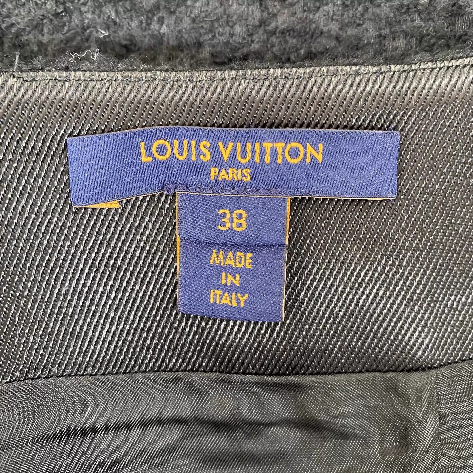 Louis Vuitton Louis Vuitton dark wool mini skirt women's 38 Size 27" / US 4 / IT 40 - 6 Thumbnail