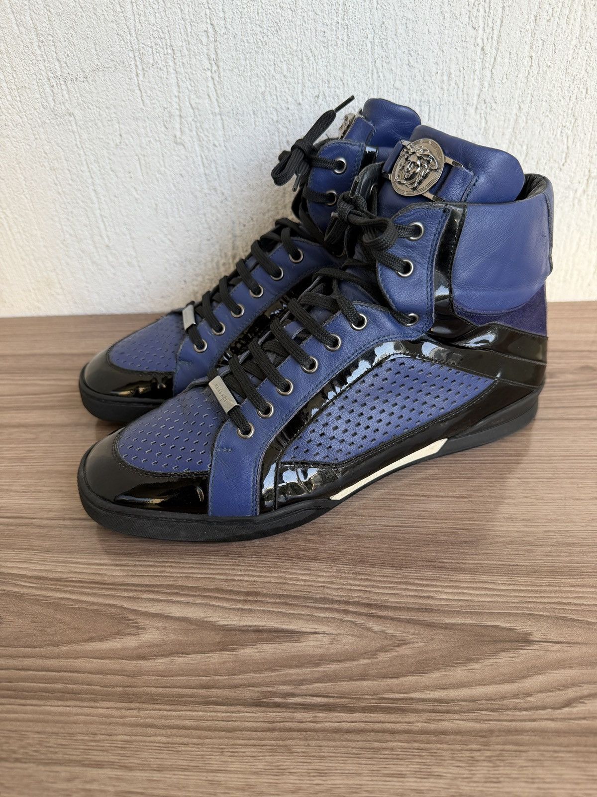 Versace Versace medusa sneakers Size US 10 / EU 43 - 1 Thumbnail