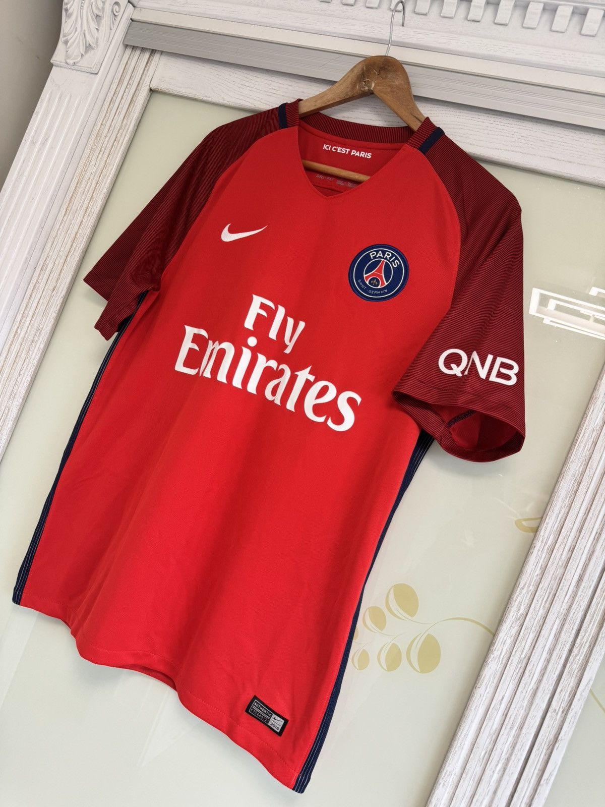 Nike PSG 2016-2017 Away Soccer Jersey Nike Football Kit Shirt Size US L / EU 52-54 / 3 - 3 Thumbnail