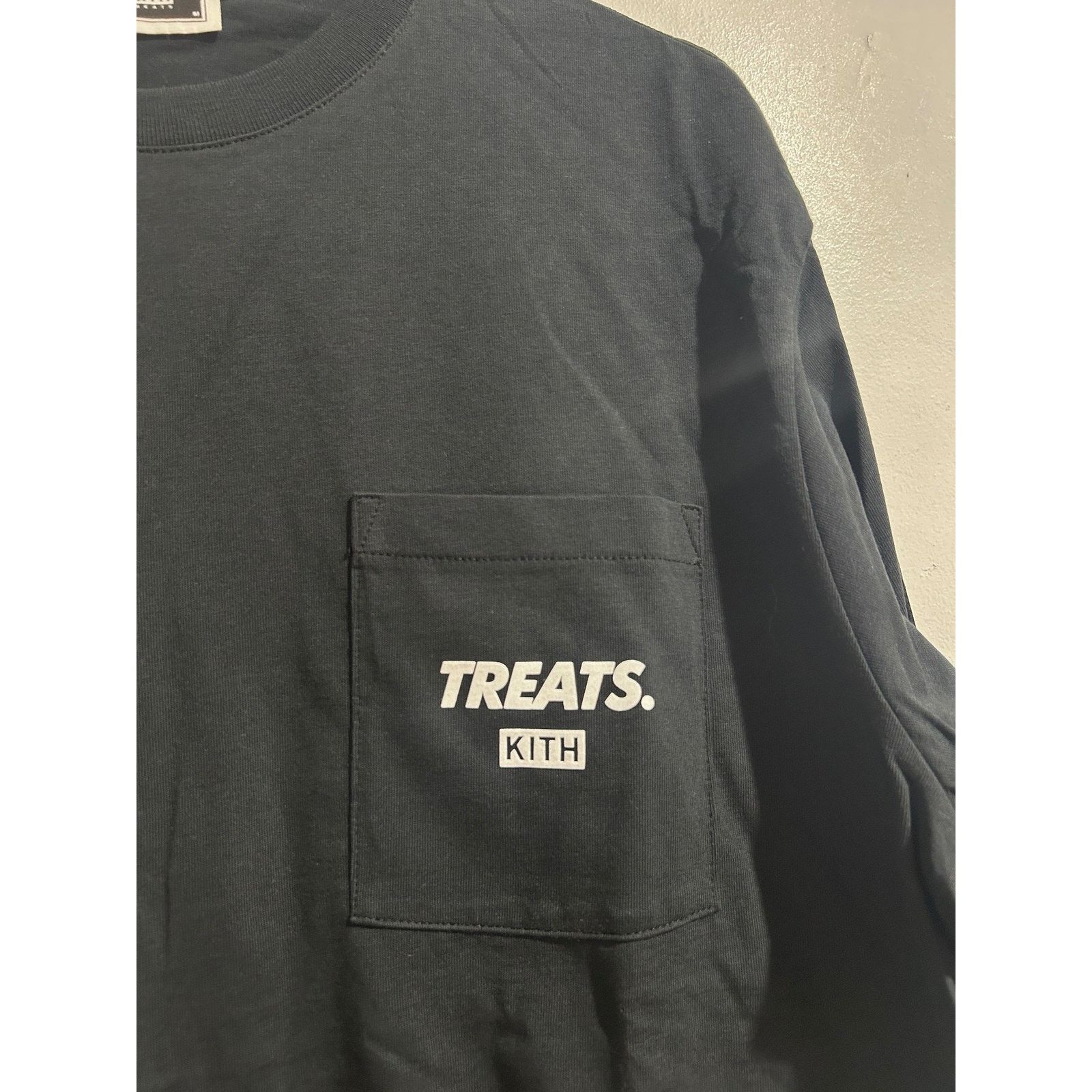Kith KITH TREATS LONG SLEEVE POCKET TEE 'BLACK' SIZE MEDIUM NEW Size US M / EU 48-50 / 2 - 2 Thumbnail