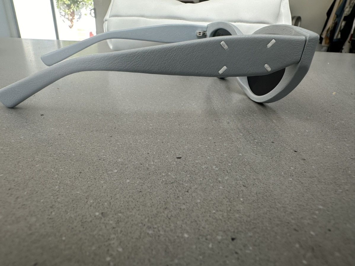 Maison Margiela Grey leather cat eye Margiela sunnies Size ONE SIZE - 9 Thumbnail