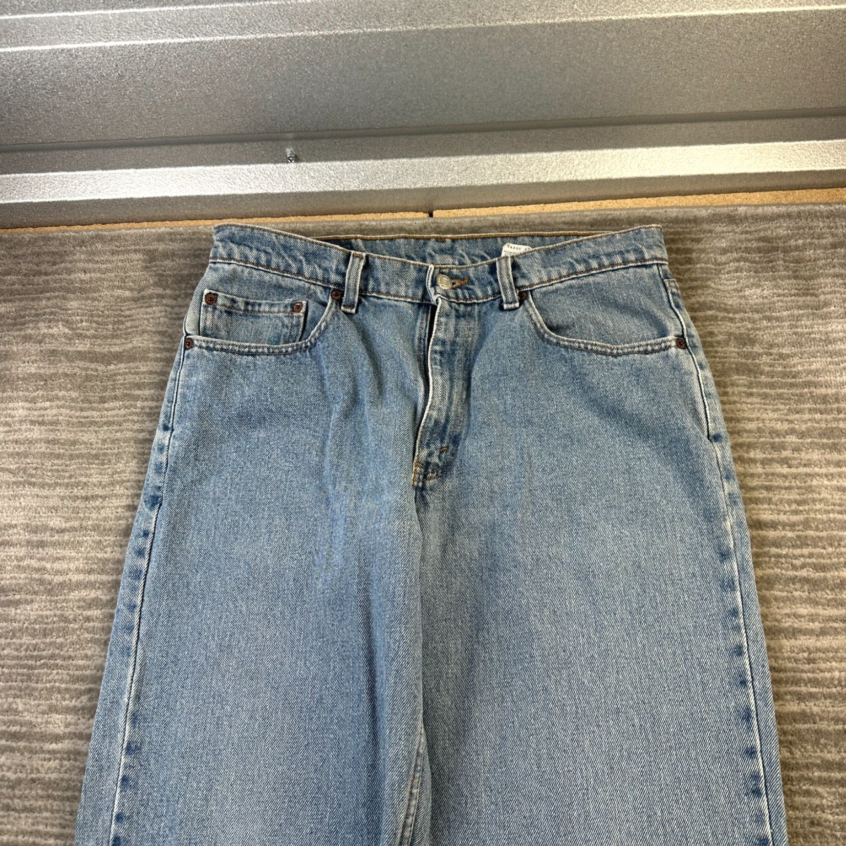 Levi's VINTAGE Levi's 550 Jeans Mens 34x30 Blue Denim Light Wash USA Made 90s Y2K Levi's 550 Jeans Mens 34x30 Blue Denim Light Wash USA Made 90s Y2K Size US 34 / EU 50 - 3 Thumbnail