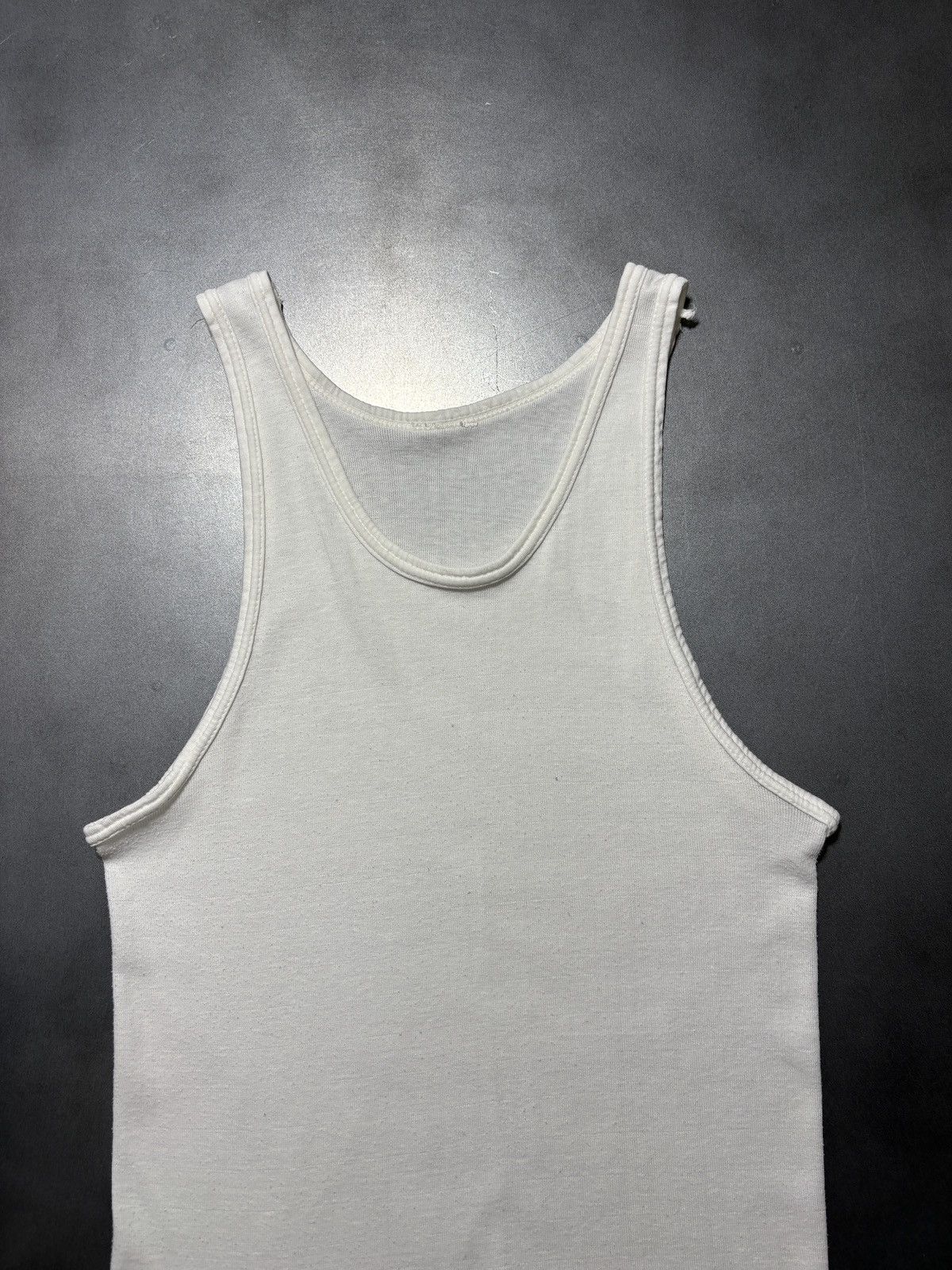 Vintage 1980s Vintage Tank Top Unbranded Sleeveless Blank Tee Shirt Size US S / EU 44-46 / 1 - 2 Thumbnail