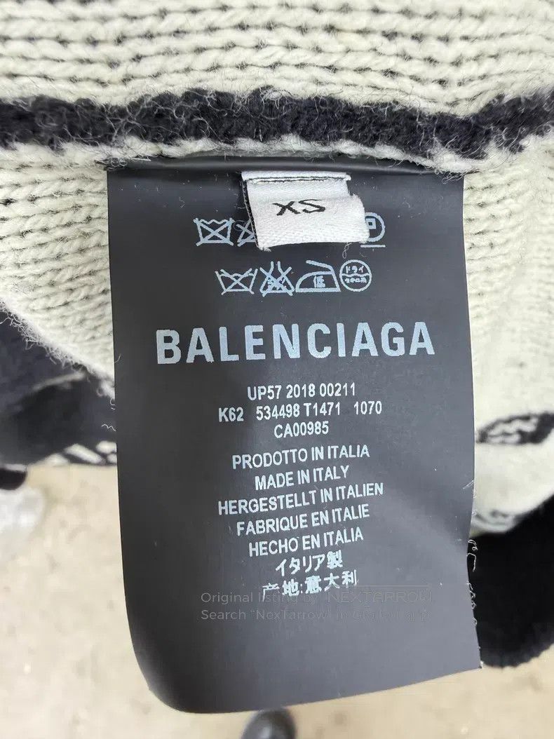 Balenciaga Balenciaga Black Logo Printed V-Neck Oversize Sweater Size US XS / EU 42 / 0 - 7 Thumbnail