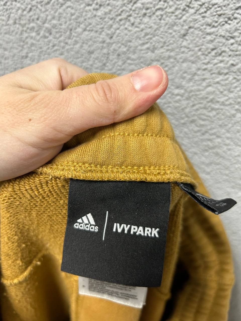 Adidas × Ivy Park Adidas x Ivy Park cargo sweatpants unisex size XS Size US 28 / EU 44 - 13 Thumbnail
