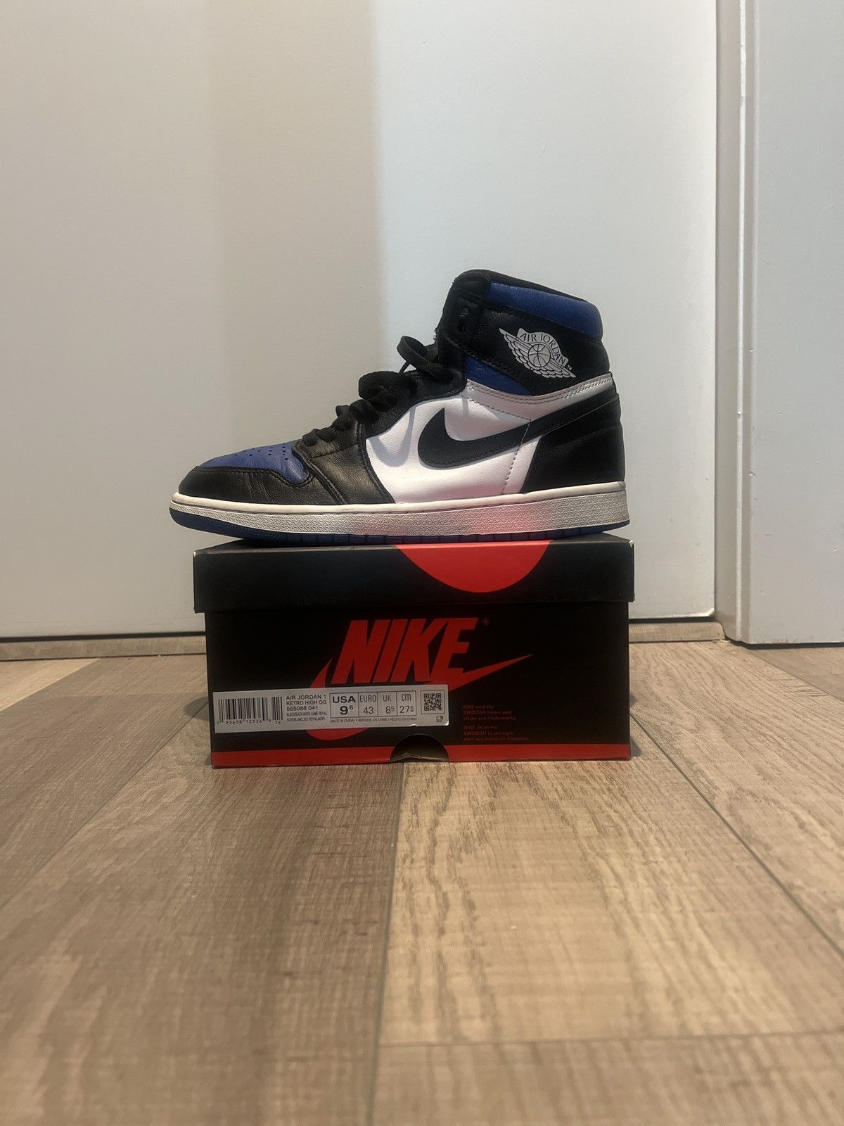 Jordan Brand × Nike Air Jordan 1 Retro High OG Royal Blues Size US 9.5 / EU 42-43 - 4 Thumbnail