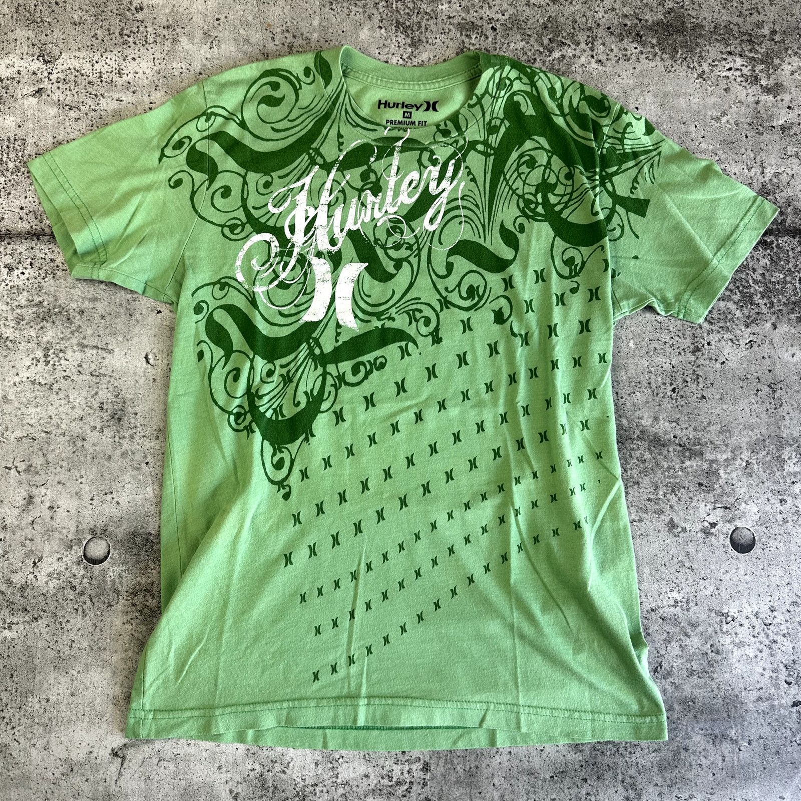 Hurley Y2K Hurley Shirt Big Print Size Medium Surfer Skater Shirt Size US M / EU 48-50 / 2 - 1 Thumbnail