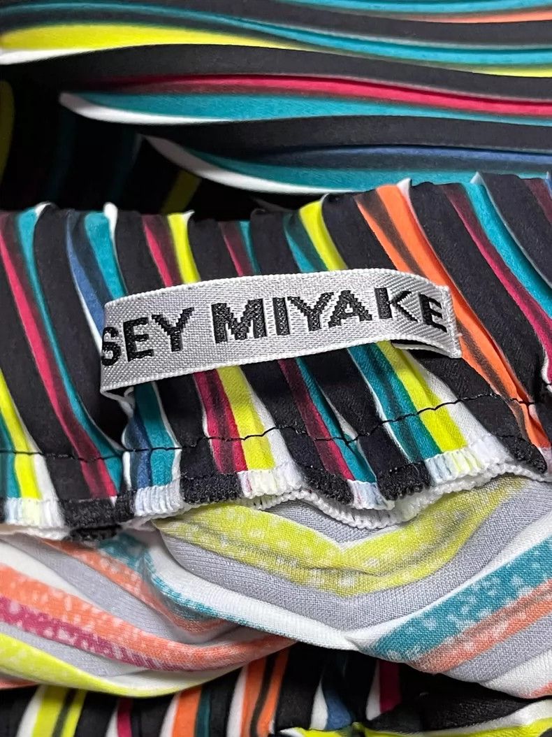 Issey Miyake Issey Miyake Rainbow gradient half skirt Size 25" / US 0 / IT 36 - 5 Thumbnail