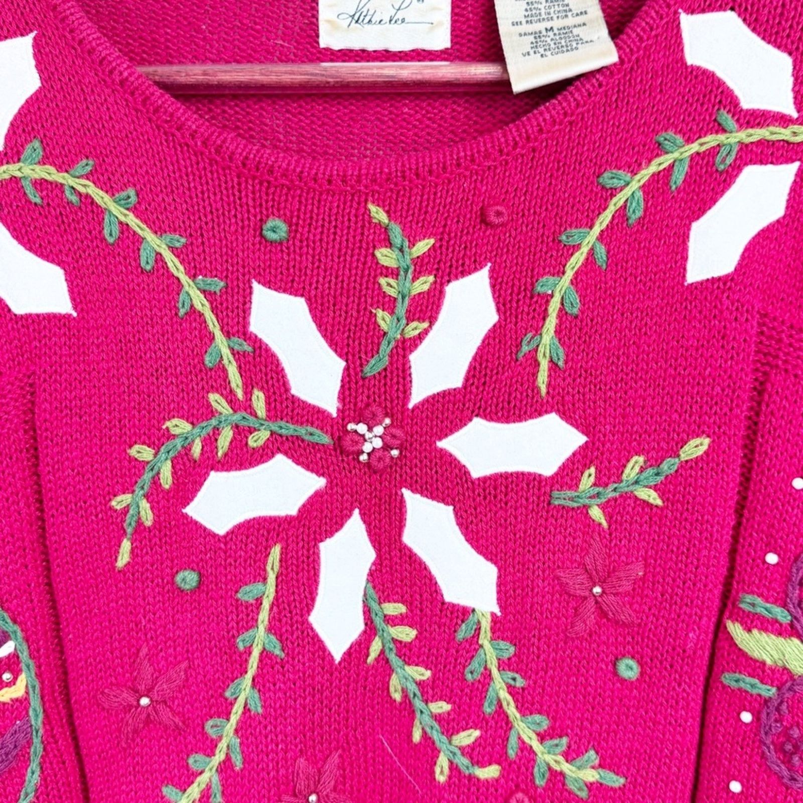 Vintage Christmas Red Beaded Appliqué Pullover Sweater Women’s M/L Size M / US 6-8 / IT 42-44 - 3 Thumbnail