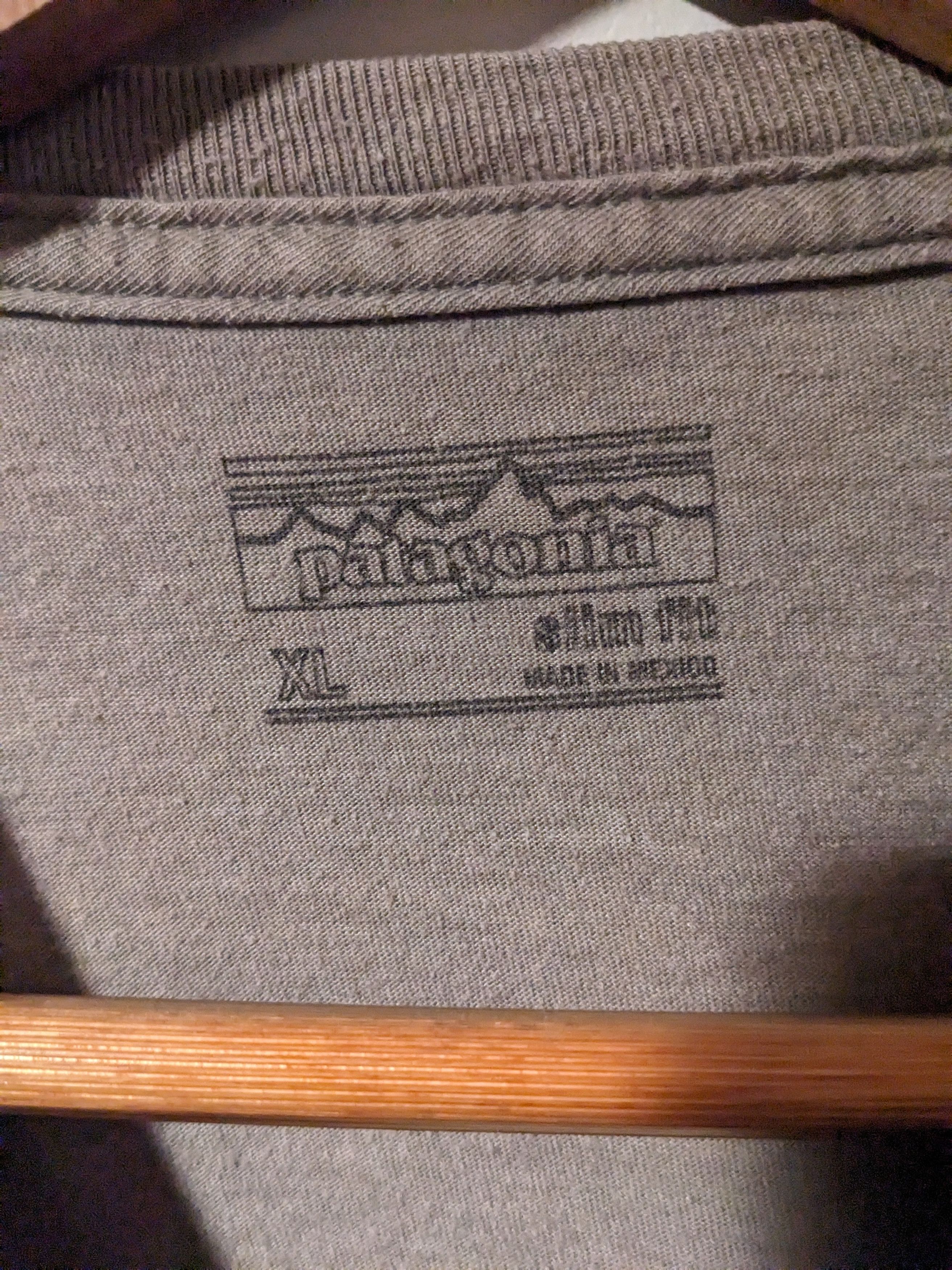 Patagonia Patagonia Legacy Logo Slim Fit Gray X-Large T-Shirt Size US XL / EU 56 / 4 - 3 Thumbnail