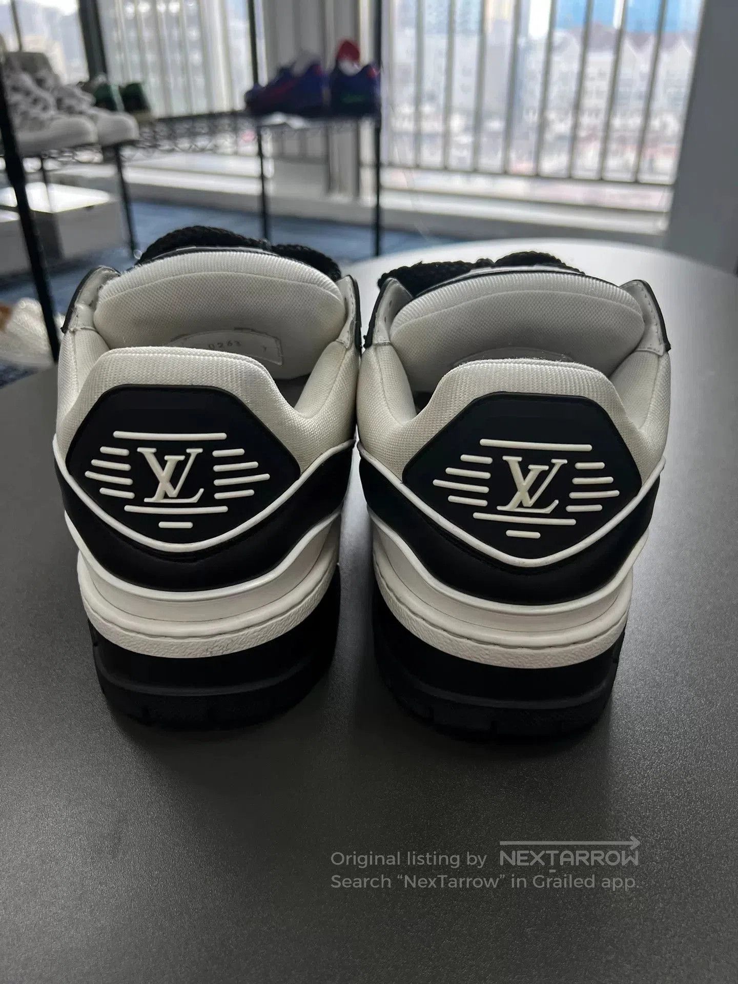 Louis Vuitton LV Black and White Sneakers Size 7. Size US 7 / EU 40 - 3 Thumbnail
