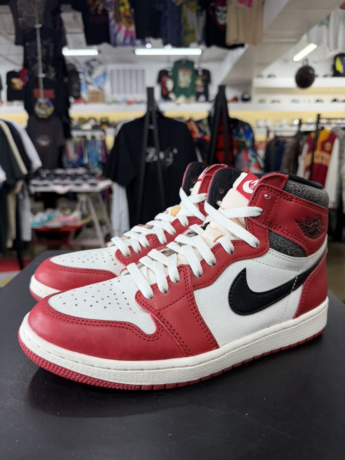 Jordan Brand Air Jordan 1 Chicago Lost & Found Size 8.5 (2022) Size US 8.5 / EU 41-42 - 1 Thumbnail