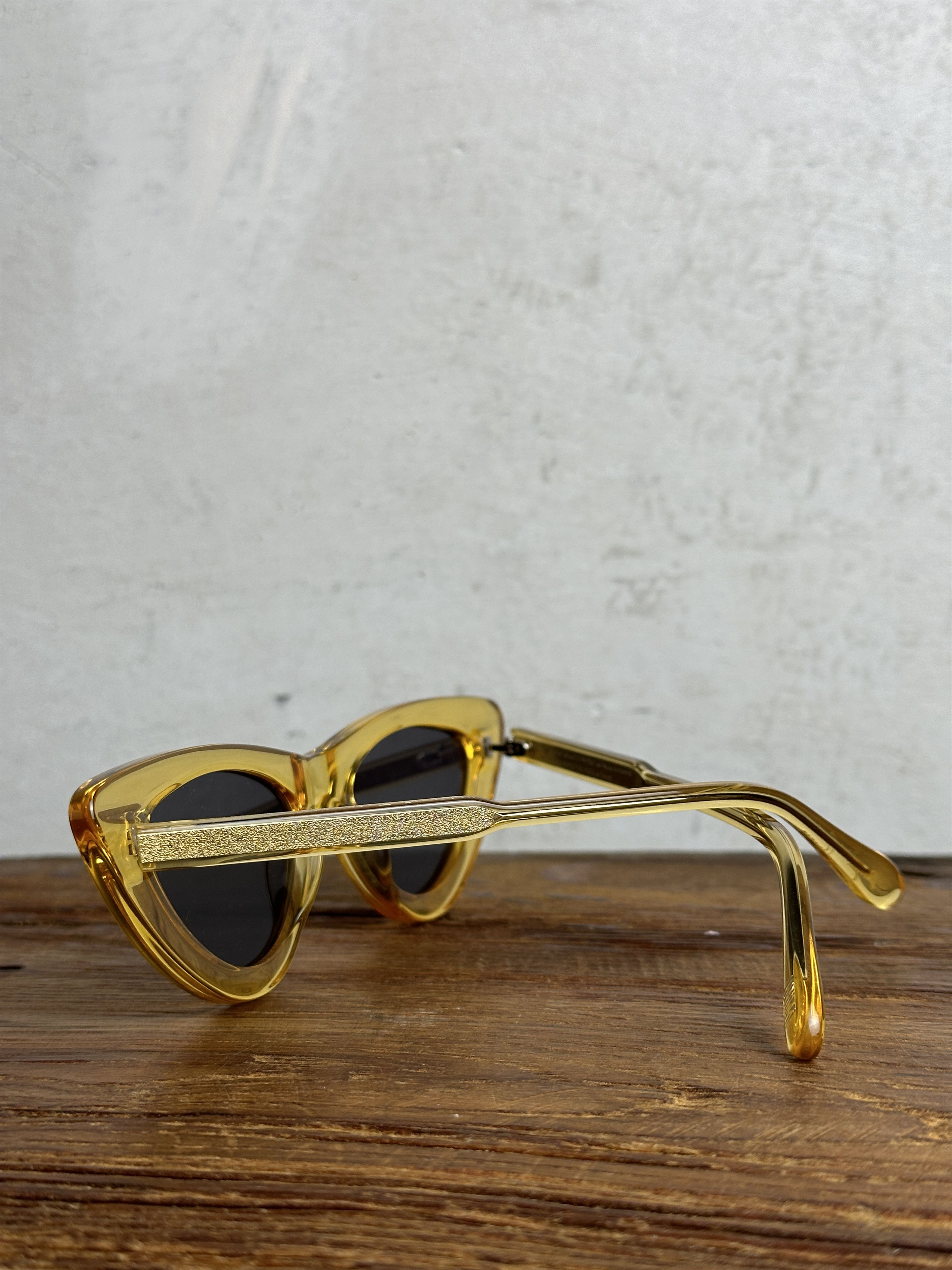 CHIMI Chimi Yellow Transparent Cat Eye Sunglasses Size ONE SIZE - 5 Thumbnail