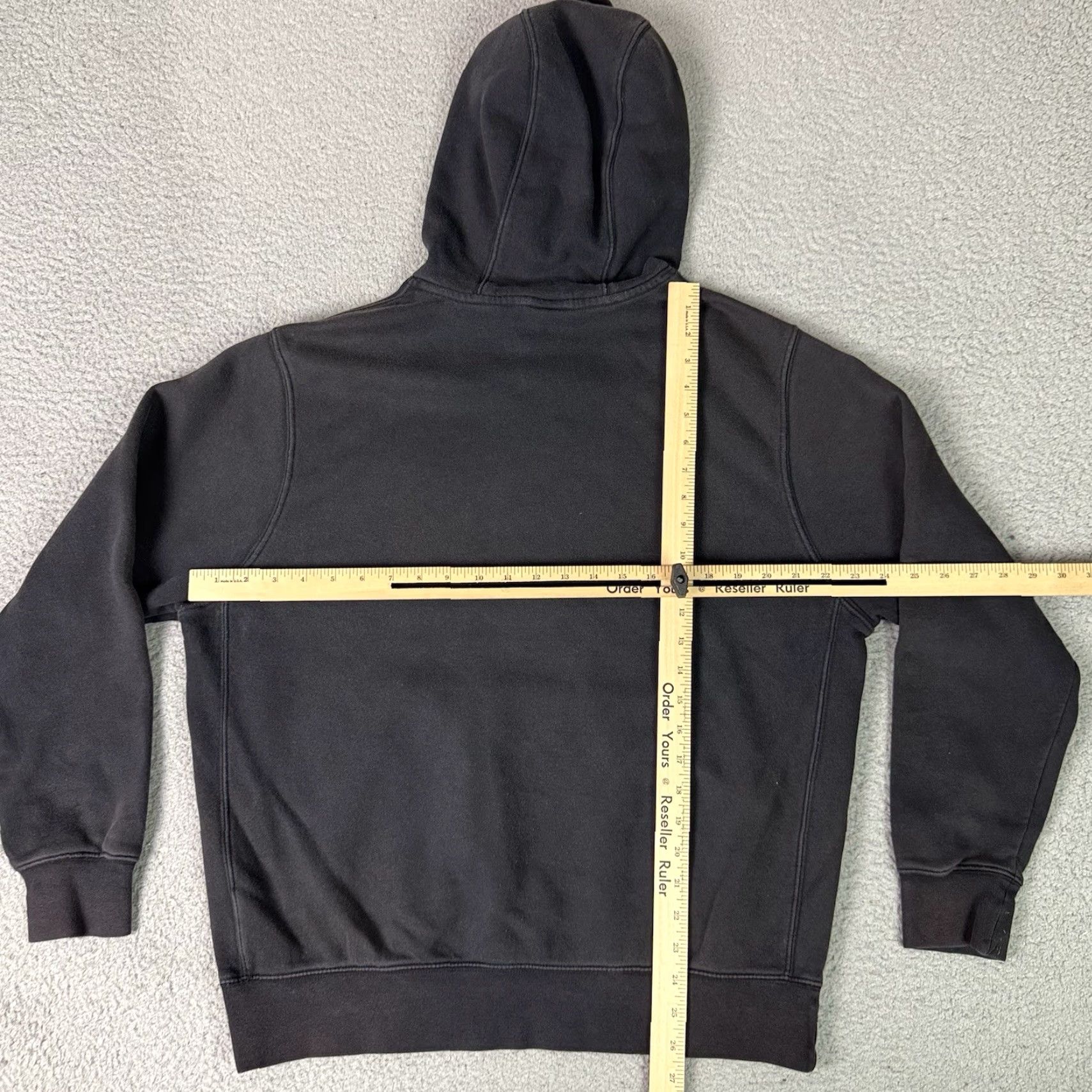Nike VINTAGE Nike Hoodie Adult L Black Embroidered Logo Swoosh Distressed Essential Graphic Print Hooded Pockets Mens Size US L / EU 52-54 / 3 - 6 Thumbnail
