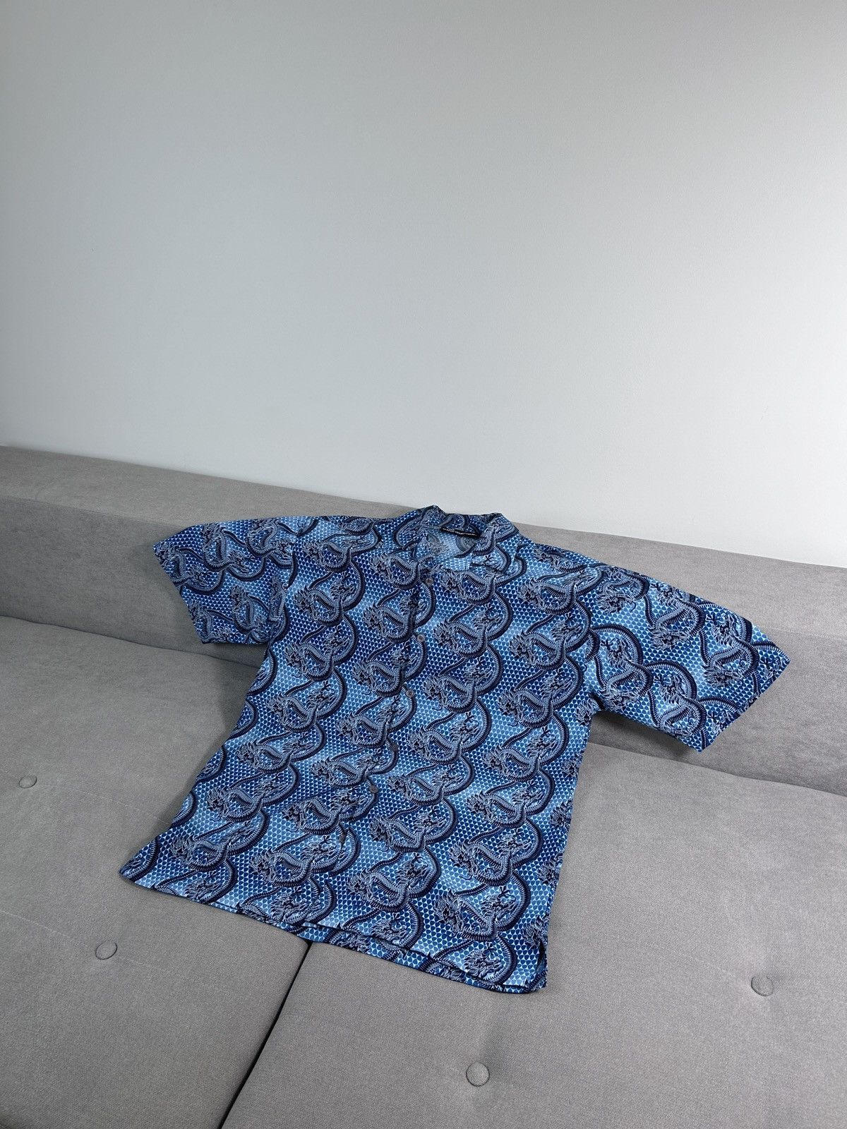 Japanese Brand × Vintage Vintage Dragon Overprint Shirt Short Sleeve Size US S / EU 44-46 / 1 - 1 Thumbnail