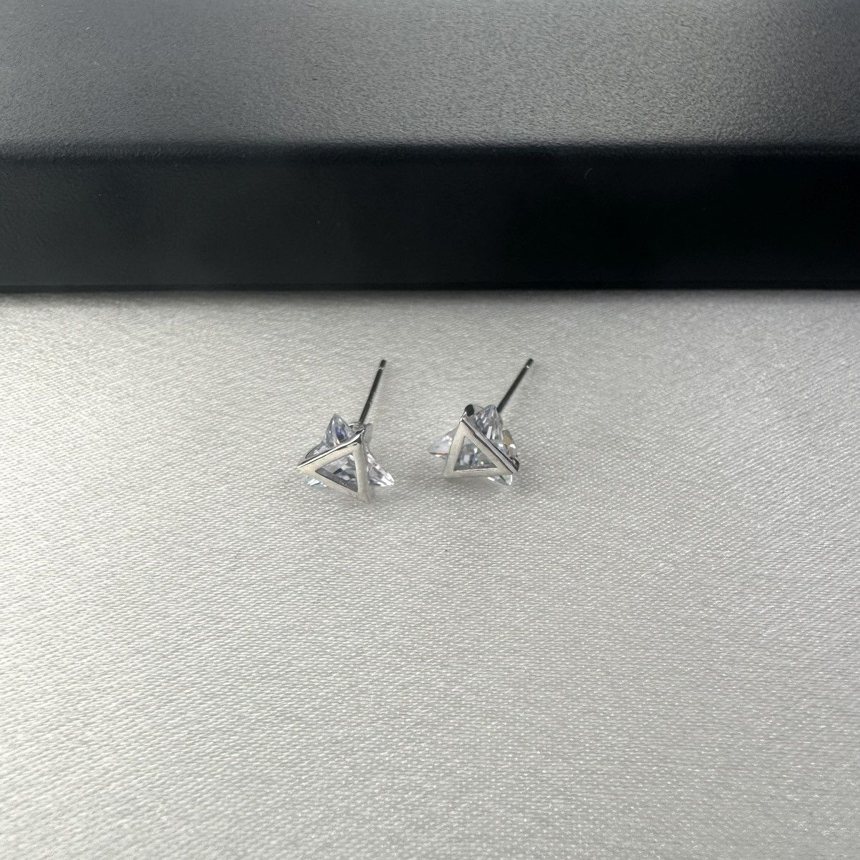 Designer 8mm Geometric Triangle CZ Stud Earrings for Men Women Size ONE SIZE - 4 Thumbnail