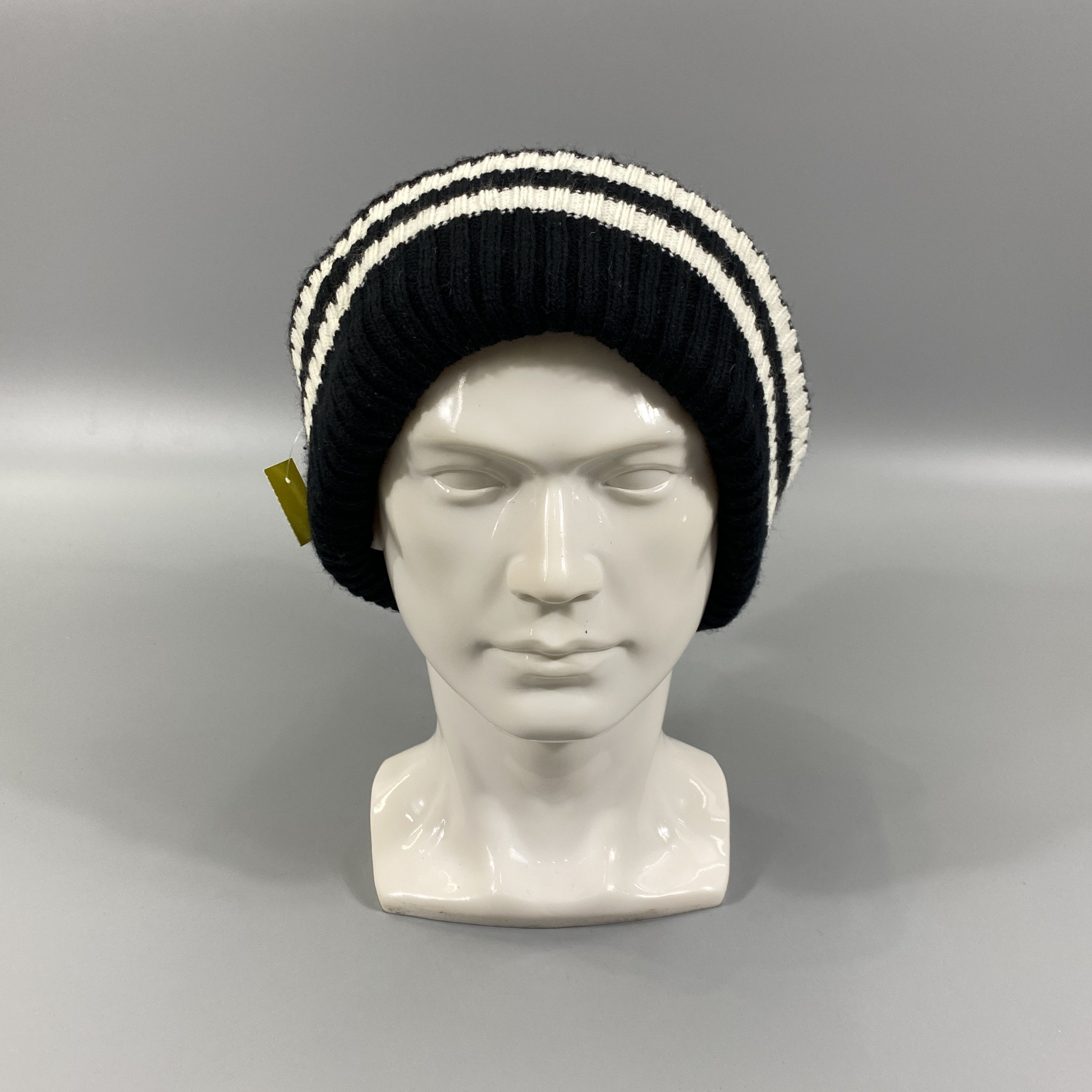 Japanese Brand Eilo & Stich Ohana Snow Cap Beanie -BN930 Size ONE SIZE - 3 Thumbnail