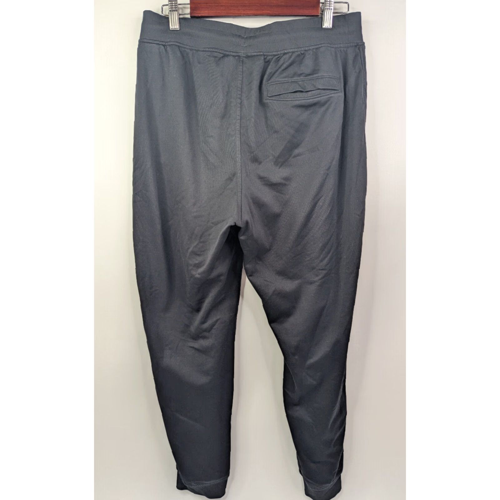 Under Armour Under Armour Joggers Pants Mens Large Black Sports Style Lounge Gym 1290261 Size US 33 - 5 Thumbnail