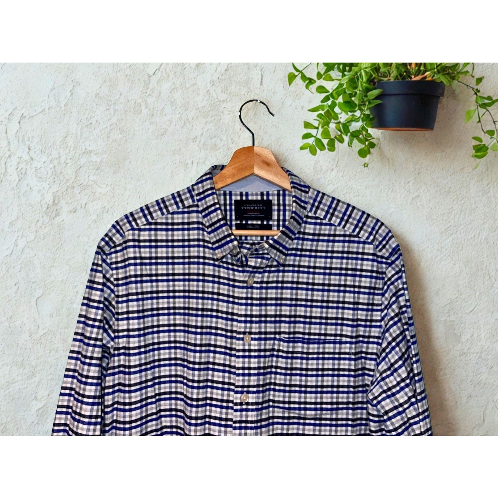 Charles Tyrwhitt Charles Tyrwhitt Heavy Cotton Slim Button Down Shirt Sz. L Size US L / EU 52-54 / 3 - 2 Thumbnail
