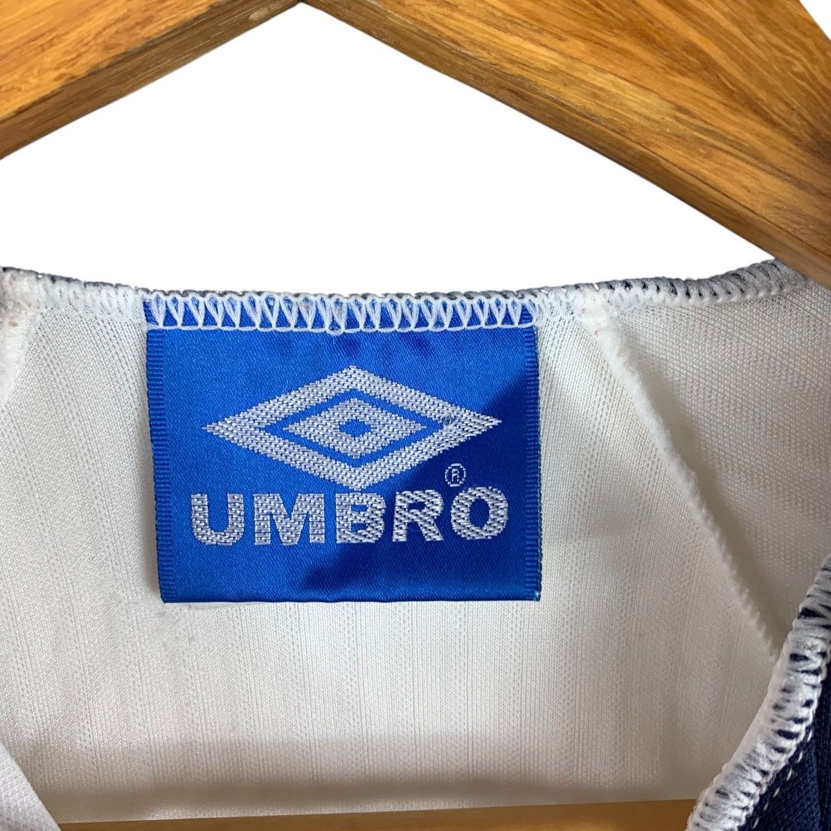 Umbro Vintage UMBRO ENGLAND 1997/98 Home kit football jersey Size US M / EU 48-50 / 2 - 3 Thumbnail