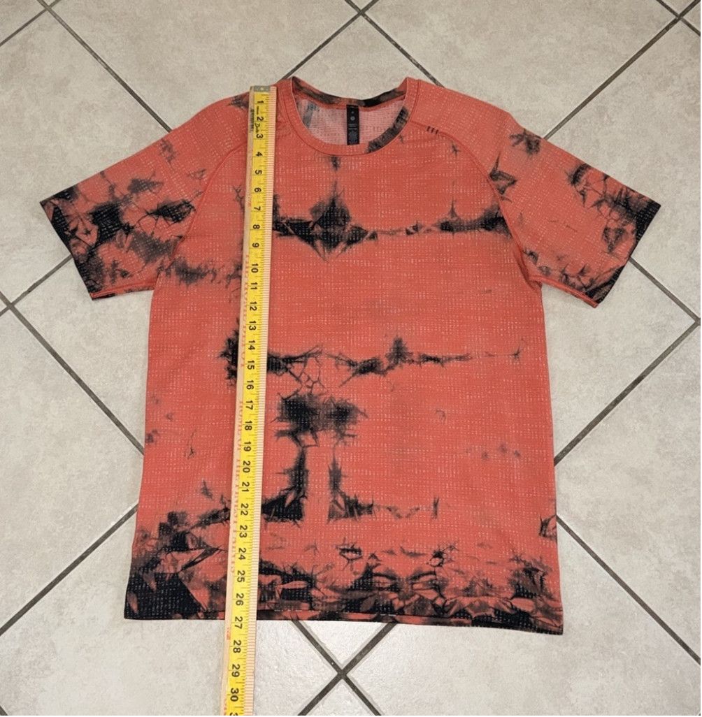 Lululemon LULULEMON METAL VENT SHORT SLEEVE ORANGE BLACK SIZE MEDIUM Size US M / EU 48-50 / 2 - 3 Thumbnail