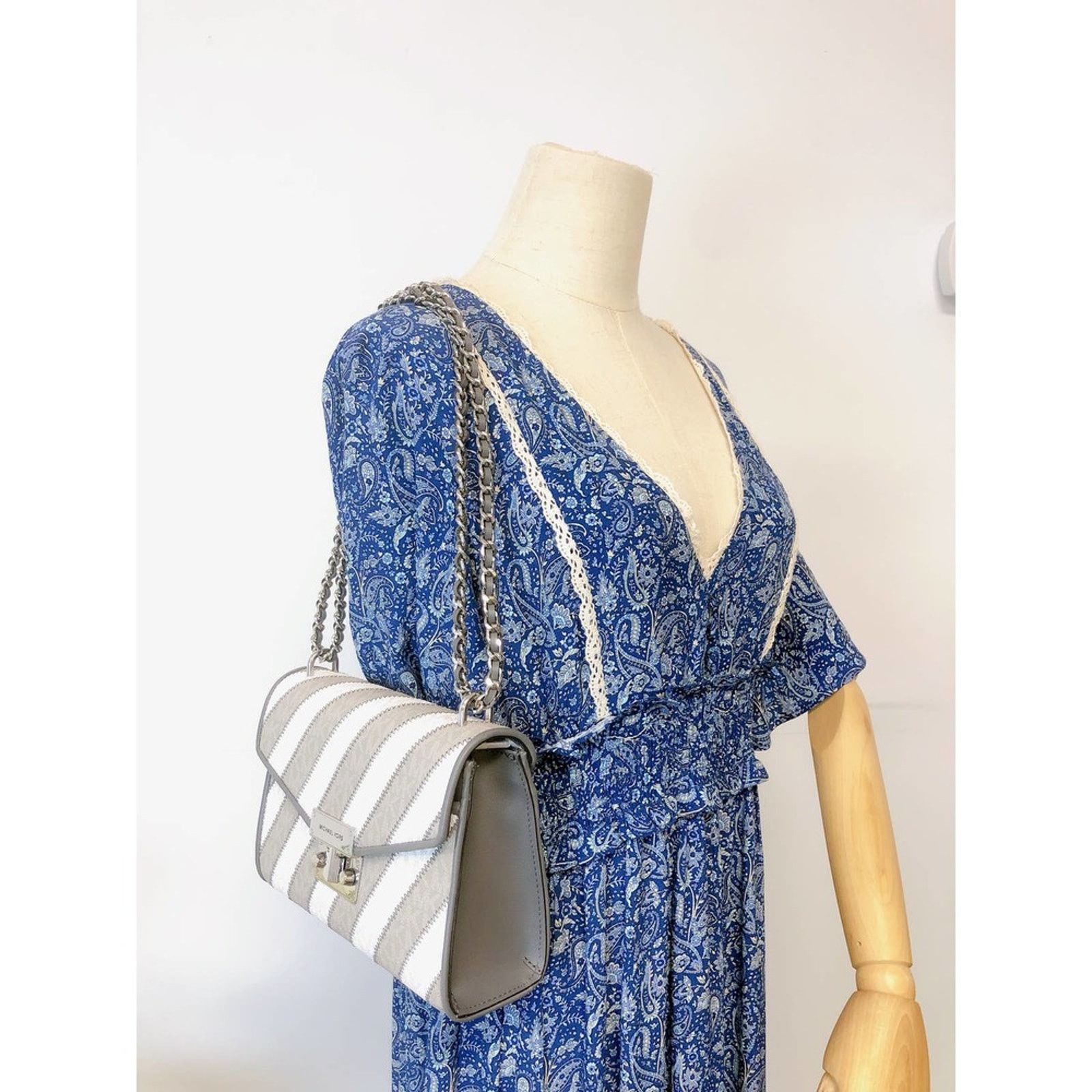 Michael Kors Michael Kors 35F0SX0L2L Rose Striped Sig MD Flap Shoulder Size ONE SIZE - 9 Thumbnail