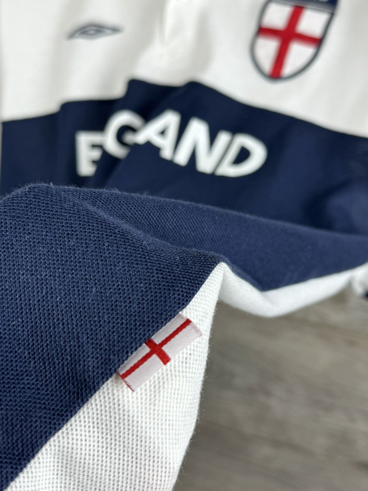 Umbro × Vintage UMBRO POLO BIG LOGO ENGLAND 🏴󠁧󠁢󠁥󠁮󠁧󠁿 VINTAGE SITY SERIES SIZE M Size US M / EU 48-50 / 2 - 13 Thumbnail