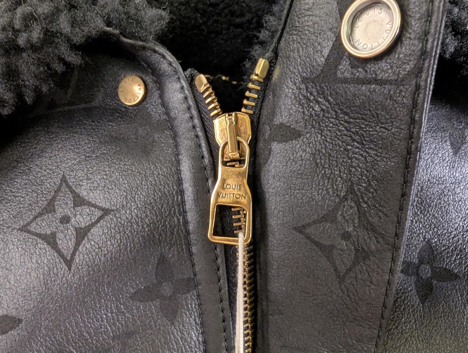 Louis Vuitton Louis Vuitton Shearling Embossed Monogram Jacket in Black Size US L / EU 52-54 / 3 - 5 Thumbnail