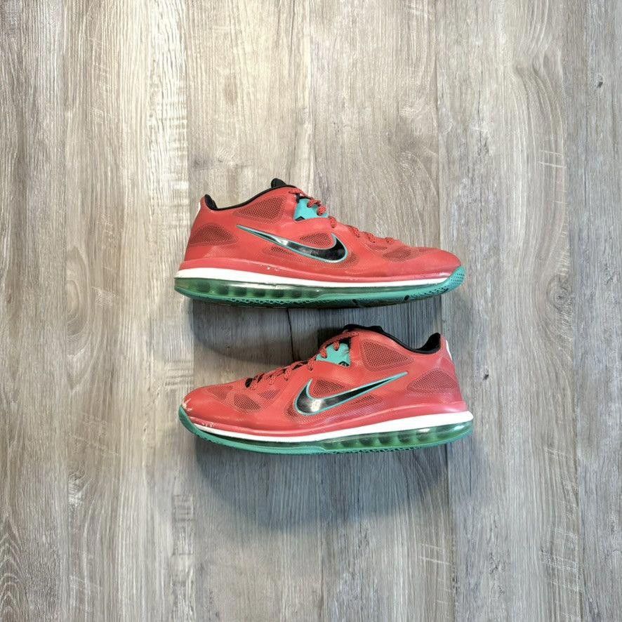 NIKE • LeBron Low Liverpool (13M)