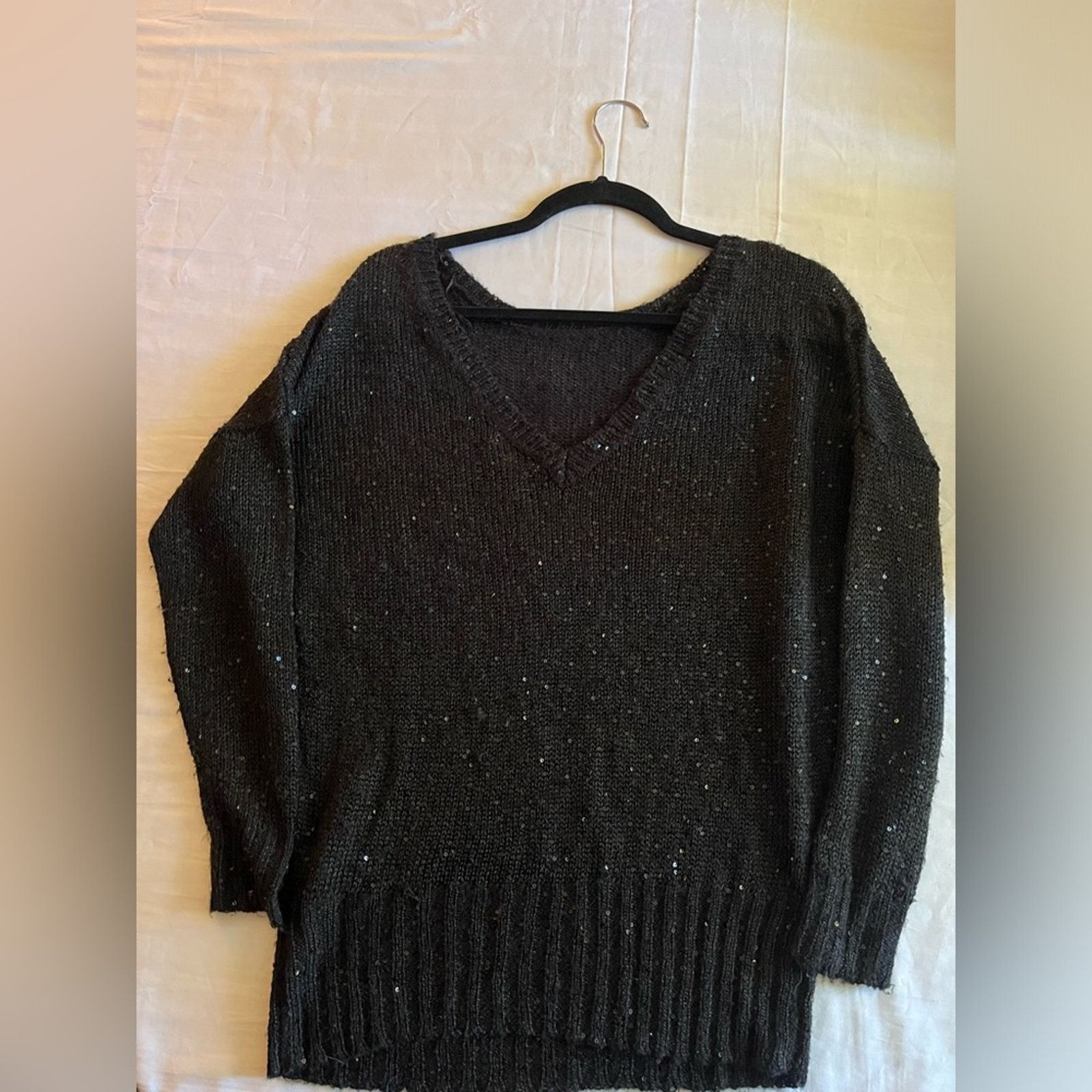 Reiss Reiss V Neck Sweater Sequins Black Size Small Size S / US 4 / IT 40 - 1 Thumbnail