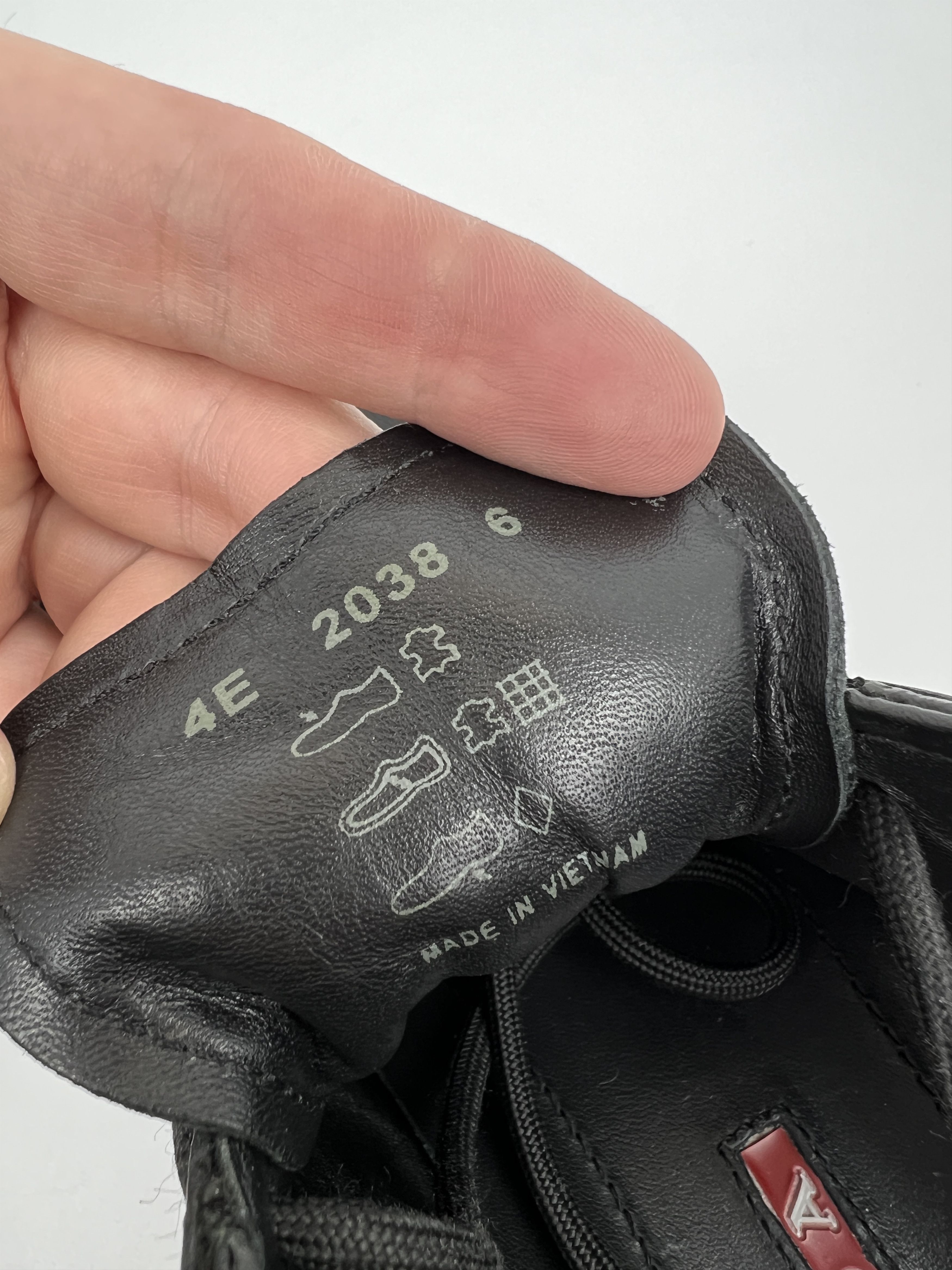 Prada Vintage Prada Americas Style Low Leather Sneakers Size US 8.5 / EU 41-42 - 18 Thumbnail