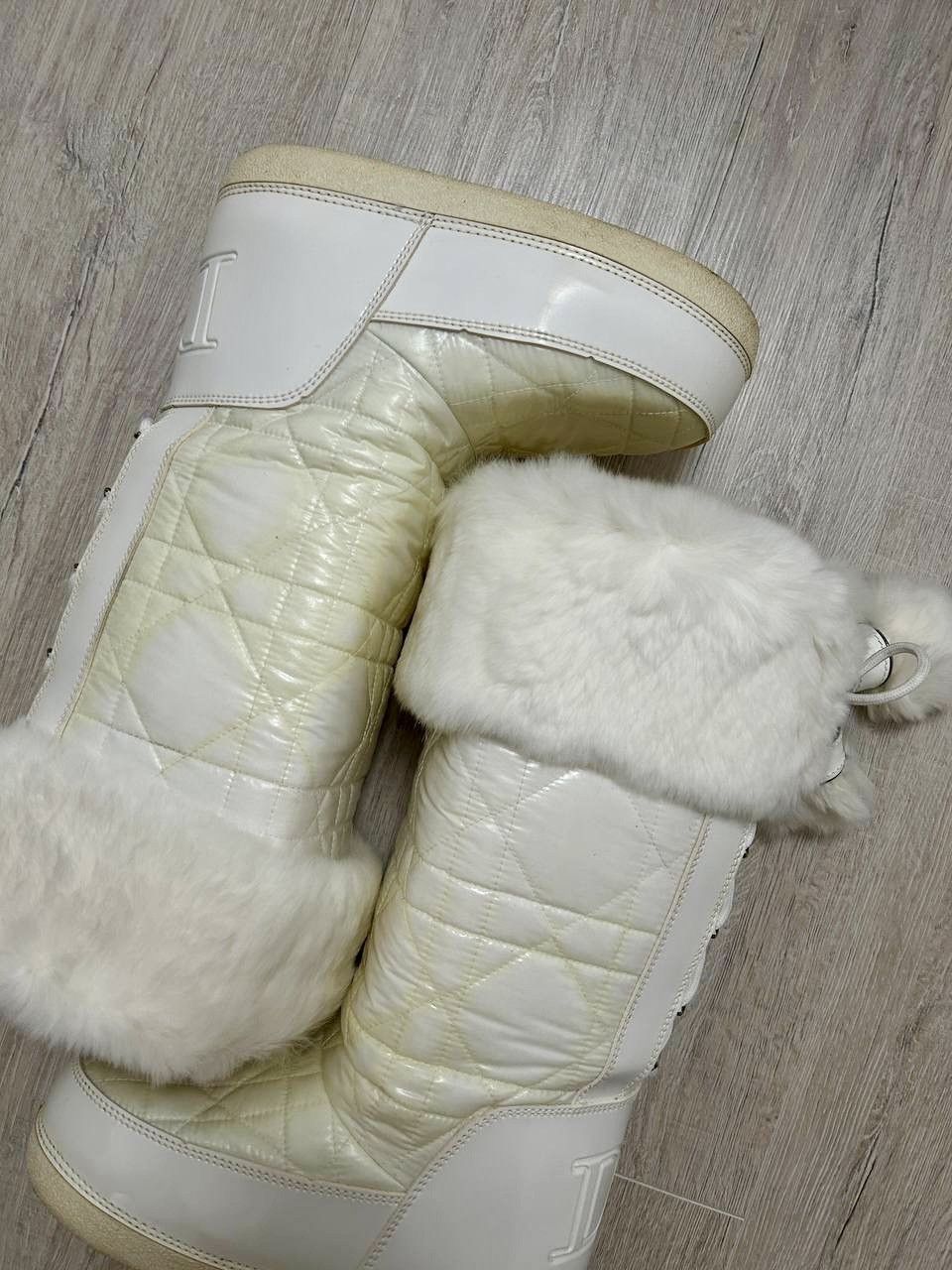 Dior Y2K Dior by John Galliano Fur Gradient Snow Pompon Boots Size US 7 / IT 37 - 14 Thumbnail