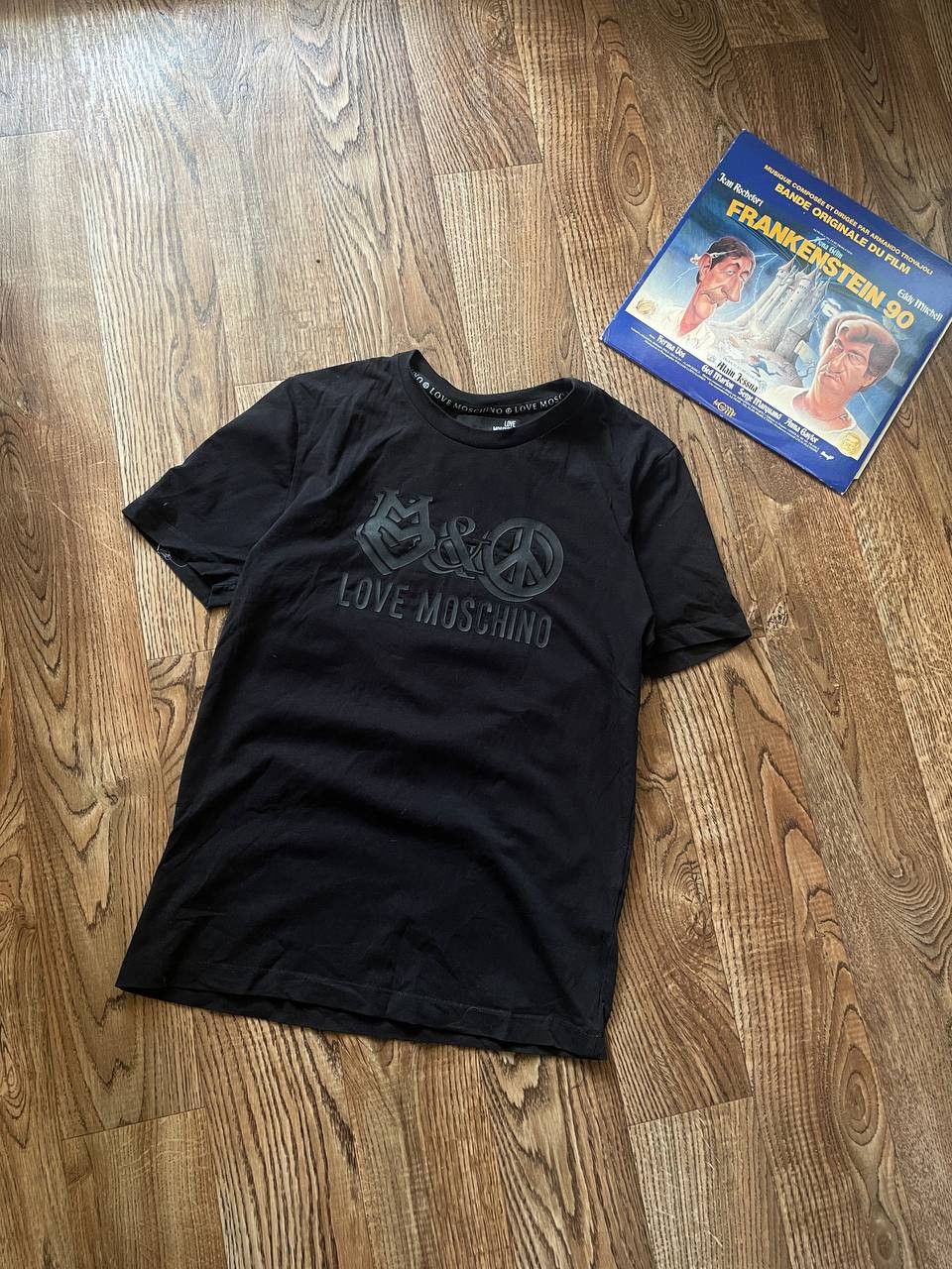 Moschino Love Moschino T-shirt peace logo size Small Size US L / EU 52-54 / 3 - 1 Thumbnail