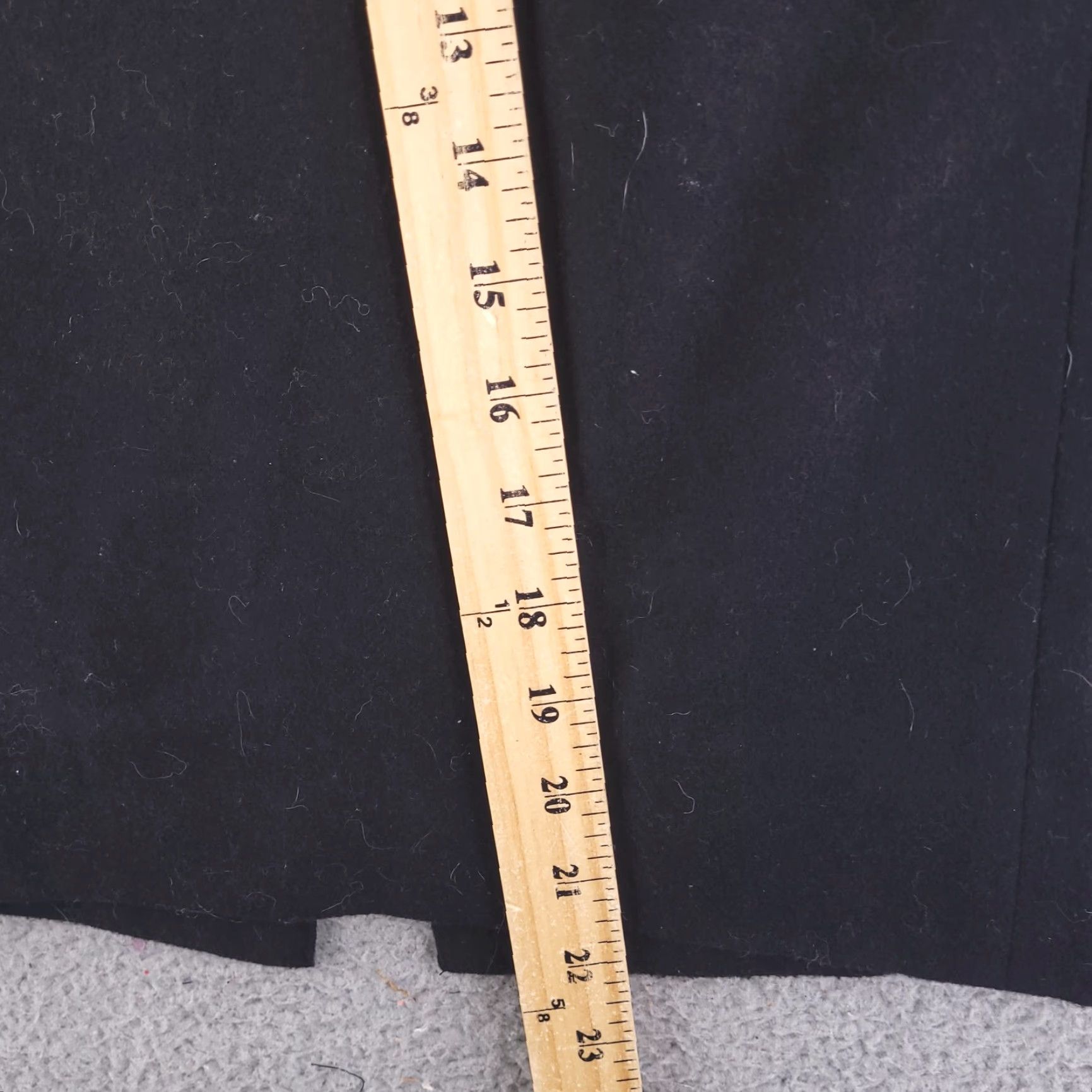 Banana Republic VINTAGE? Banana Republic Skirt Womens 0 Black Wool Blend Pencil Short Wool Skirt Women 0 Black Pencil Mens? Size 25" / US 0 / IT 36 - 5 Thumbnail