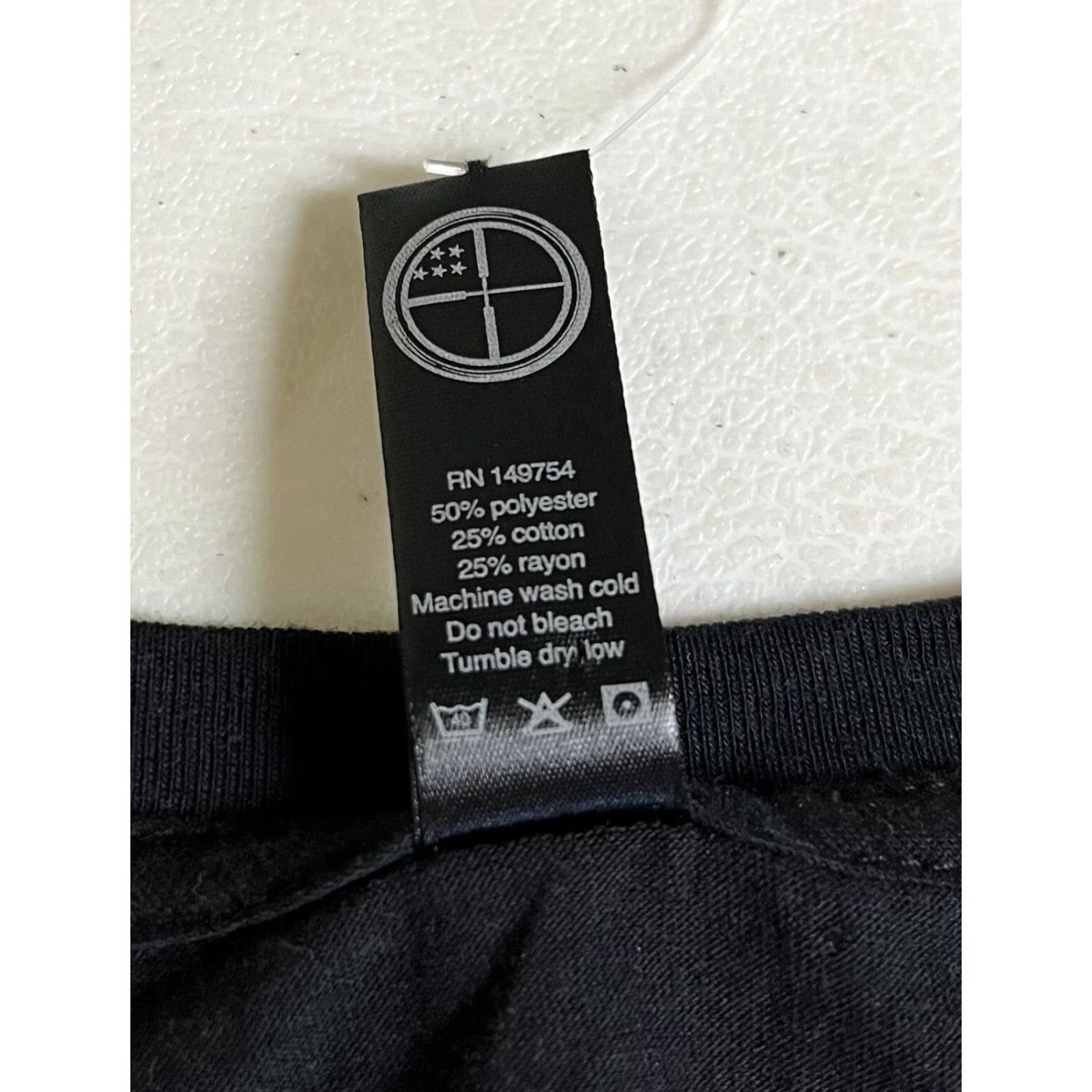 Vintage Women's Black Lincoln 2X T-Shirt Solid Round Neck Cotton Blend User: Women's Black Lincoln 2X T-Shirt Solid Round Neck Cotton Blend Size XXL / US 16-18 / IT 52-54 - 3 Thumbnail