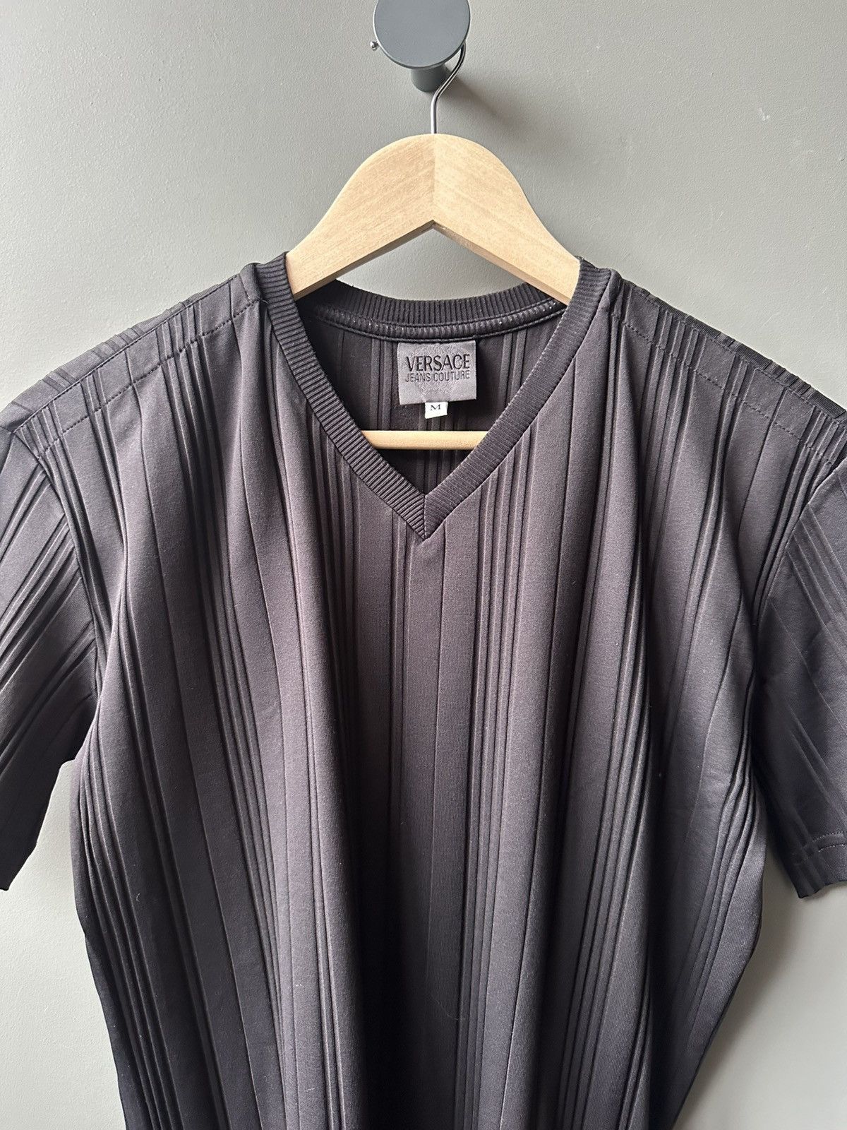 Versace Jeans Couture Versace Jeans Couture V-Neck T-Shirt Size M Size US M / EU 48-50 / 2 - 2 Thumbnail