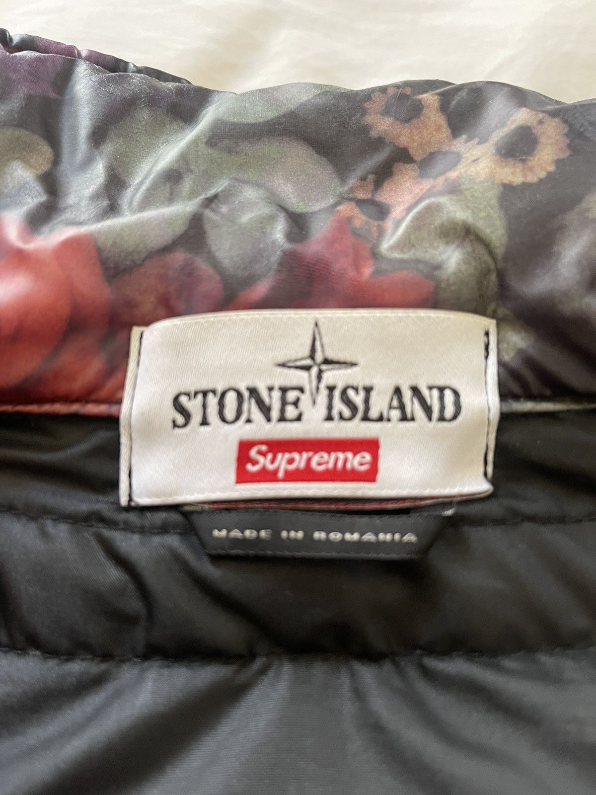 Stone Island × Supreme Stone Island x Supreme stampato puffy jacket size M Size US M / EU 48-50 / 2 - 4 Thumbnail
