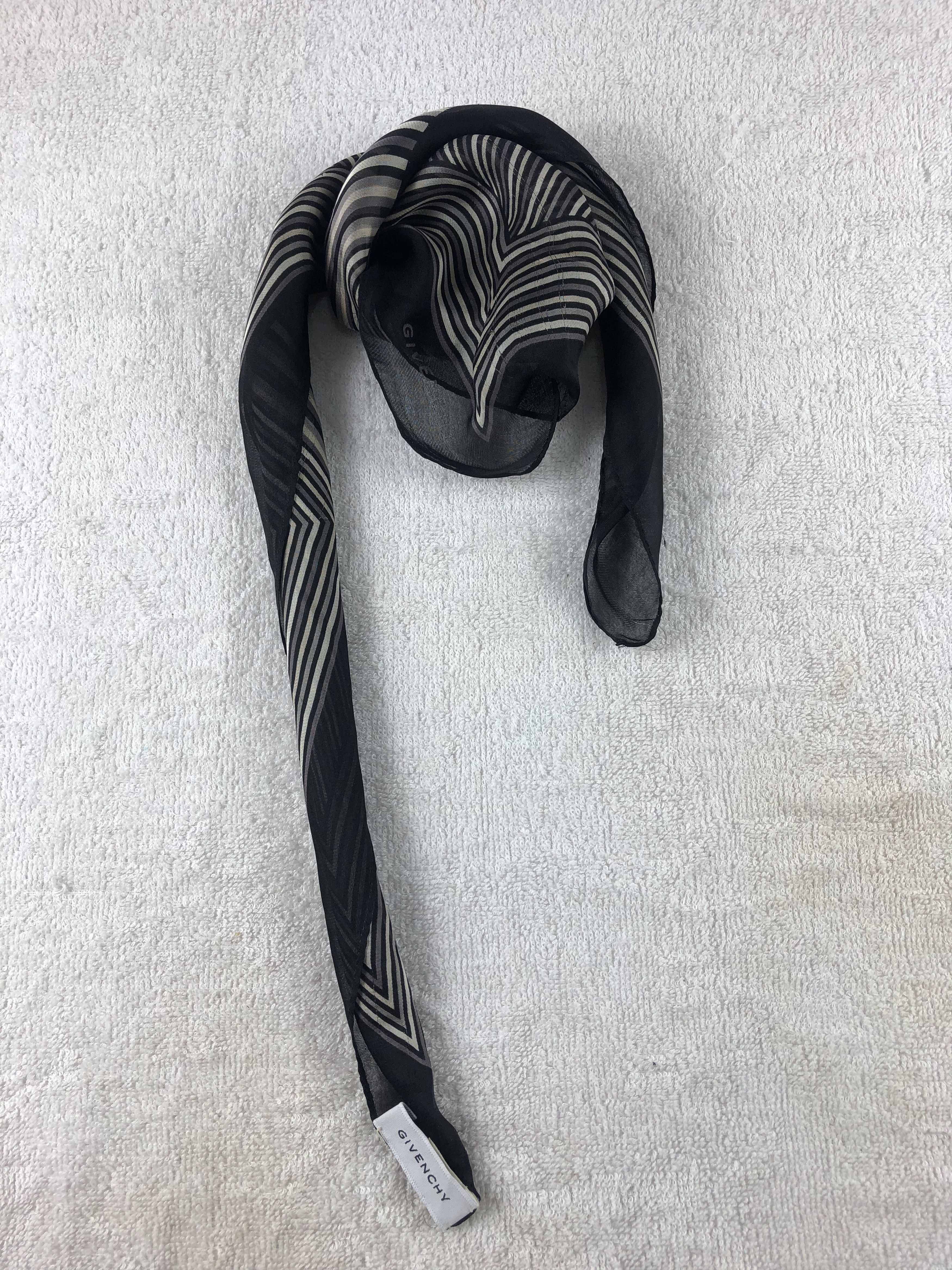 Givenchy × Vintage Givenchy Handkerchief / Scarf / Neckerchief / Headscarf Size ONE SIZE - 1 Thumbnail