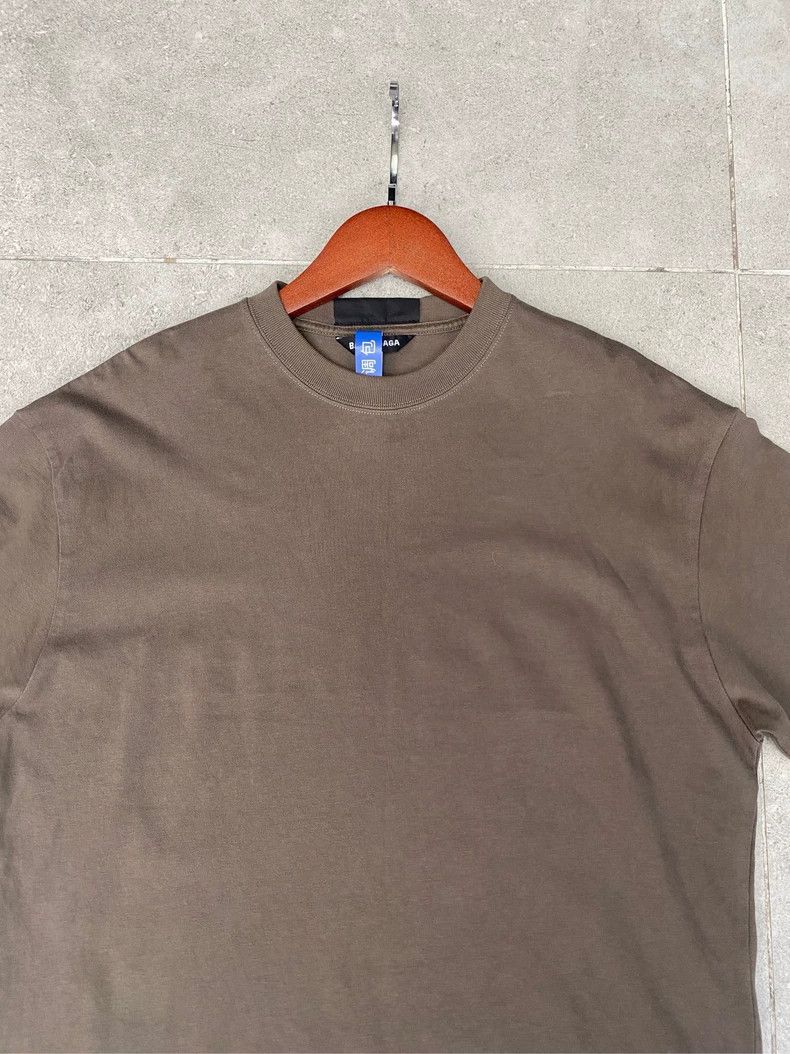 Balenciaga Balenciaga Back Embroidered Logo Mocha Short Sleeve T-Shir Size US XS / EU 42 / 0 - 5 Thumbnail