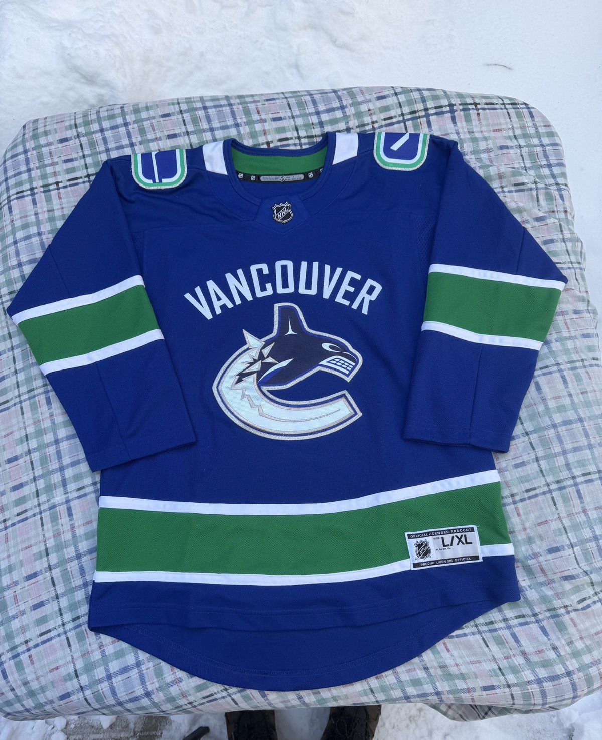 NHL Women’s Reebok Vancouver Canucks NHL Jersey Size S / US 4 / IT 40 - 1 Thumbnail