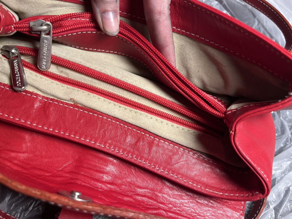 Dolce & Gabbana × Vintage Red Leather Shoulder Bag – 2000s Chic with Metal Ring Detail Size ONE SIZE - 7 Thumbnail