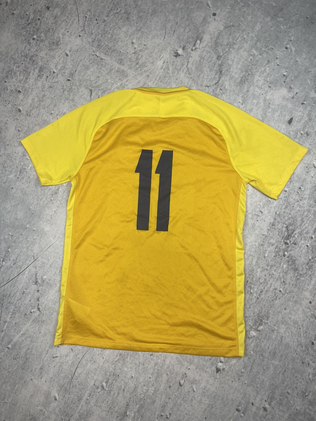 Vintage Nike Jersey Yellow Torquay United Football Club Size US M / EU 48-50 / 2 - 2 Thumbnail