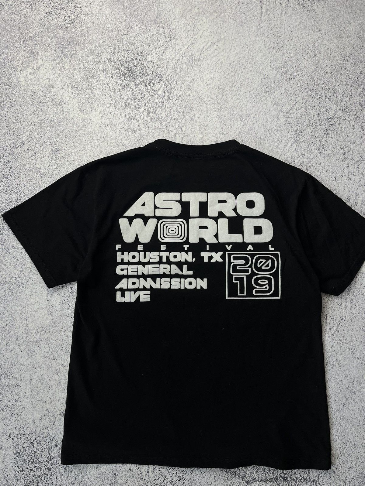 Vintage Travis Scott Astroworld Staff 2019 T-shirt Size S Size US S / EU 44-46 / 1 - 11 Thumbnail