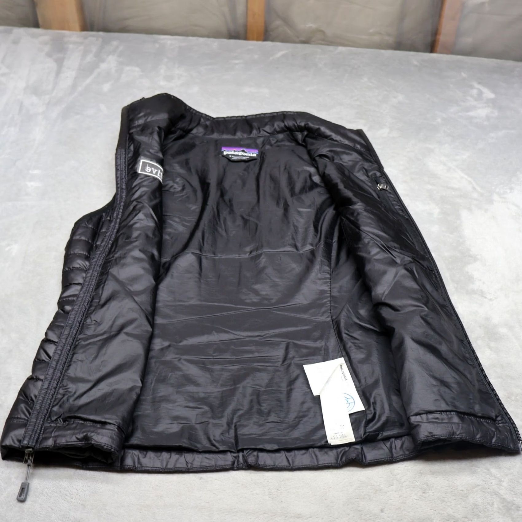 Patagonia Patagonia Vest Womens Small Black Nano Puff Quilted Primaloft Lightweight Logo zipped pockets Sleeveless Short Regular Fit Size S / US 4 / IT 40 - 7 Thumbnail