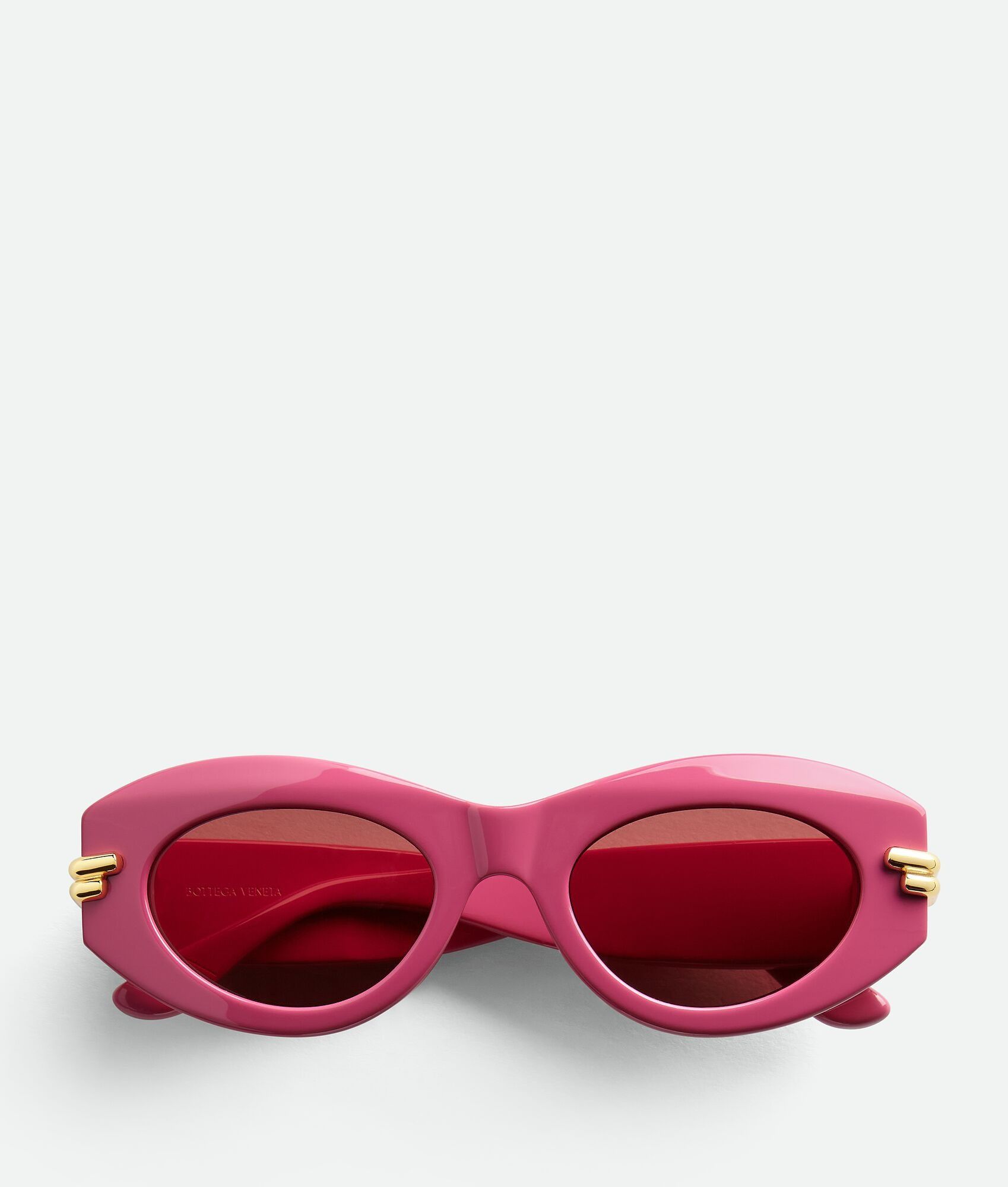 o1w1db10525 Size: OS Mitre Oval Sunglasses in Pink