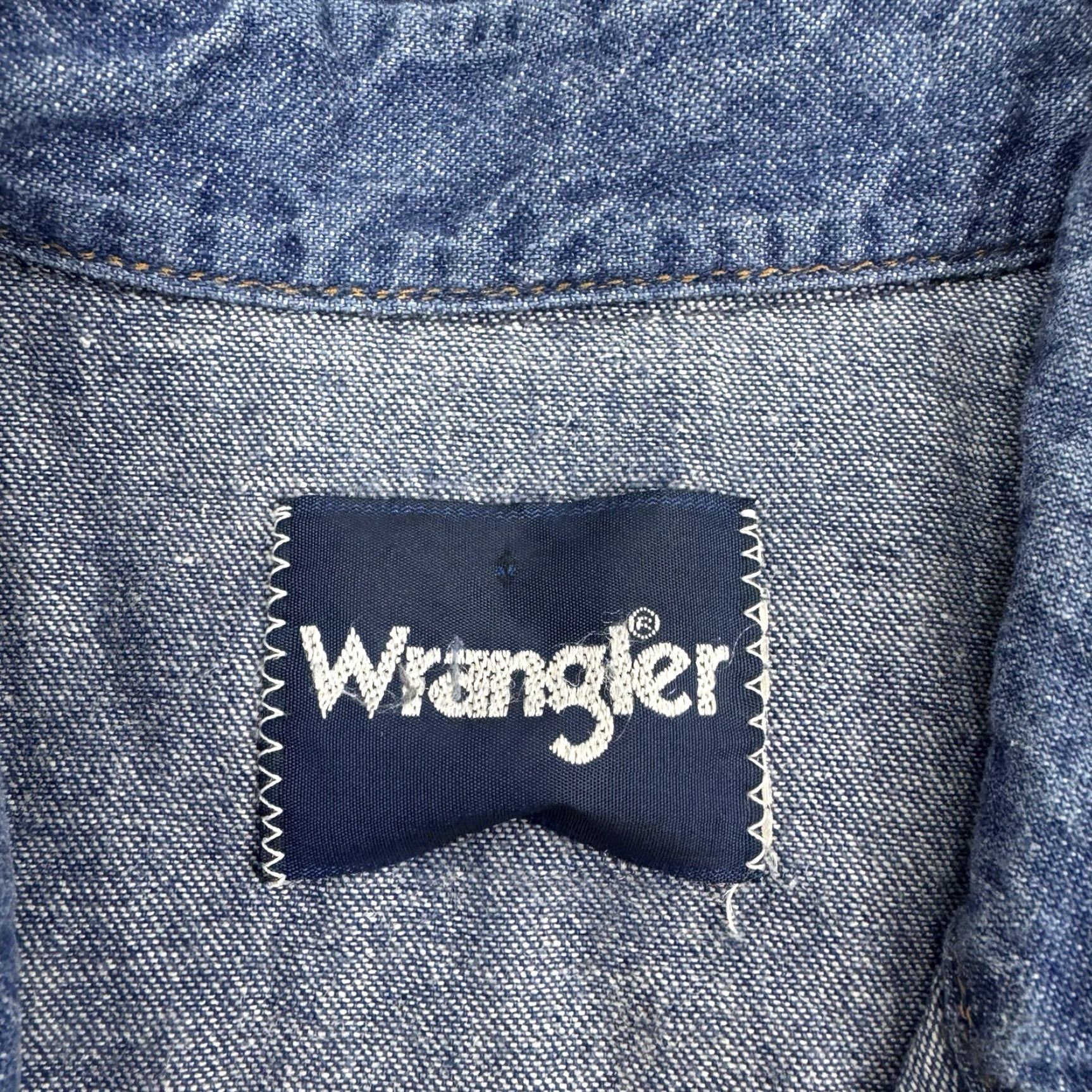 Wrangler VINTAGE Wrangler Denim Pearl Snap Shirt Adults Large Blue Western Shirt Men's L Denim Pearl Snap Western 90s Wrangler Shirt Mens Size US L / EU 52-54 / 3 - 2 Thumbnail