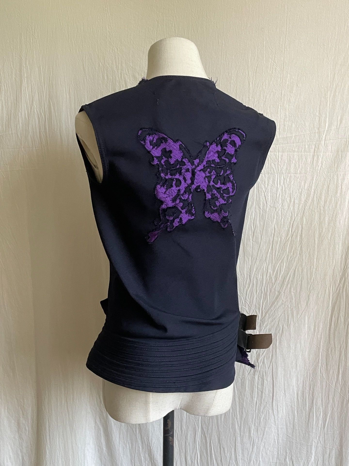 Junya Watanabe sleeveless shirt with purple butterfly design Size US S / EU 44-46 / 1 - 1 Thumbnail