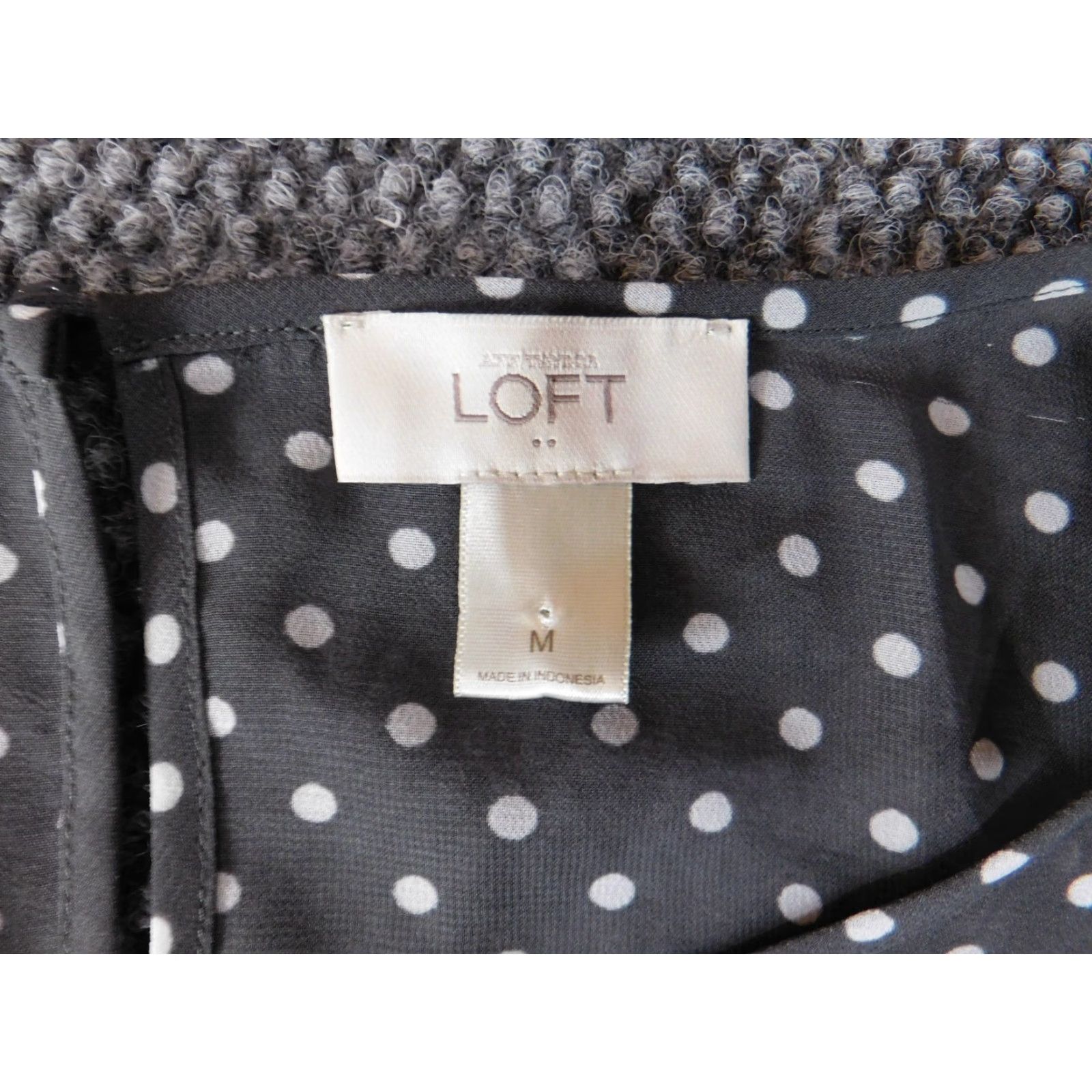 Ann Taylor Ann Taylor Loft Loft top Medium Gray pullover womens blouse M Gray Sheer Lightweight Casual Polyester Down Button Round Neck Long Sleeve Regular Women Size M / US 6-8 / IT 42-44 - 4 Thumbnail