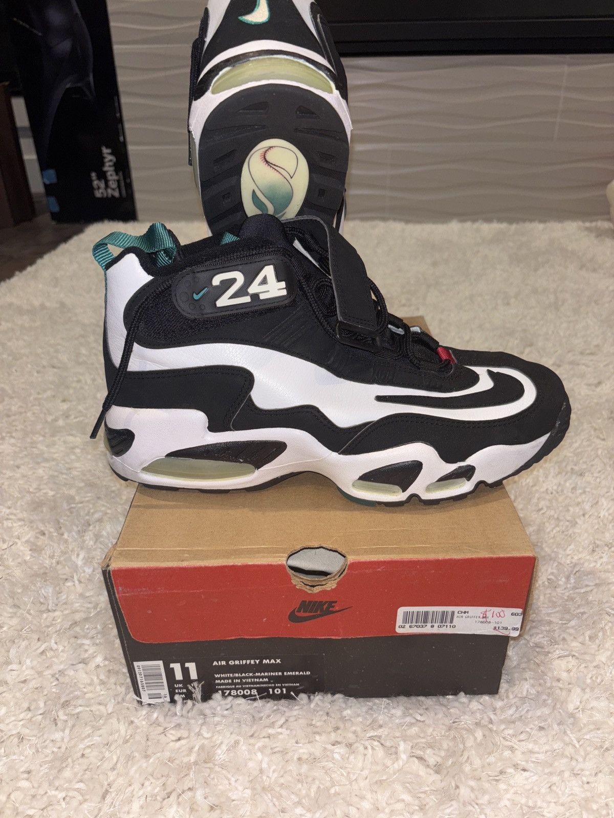 Nike OG Nike Air Max Griffey 1996 Size 11 178008-101 Size US 11 / EU 44 - 8 Thumbnail